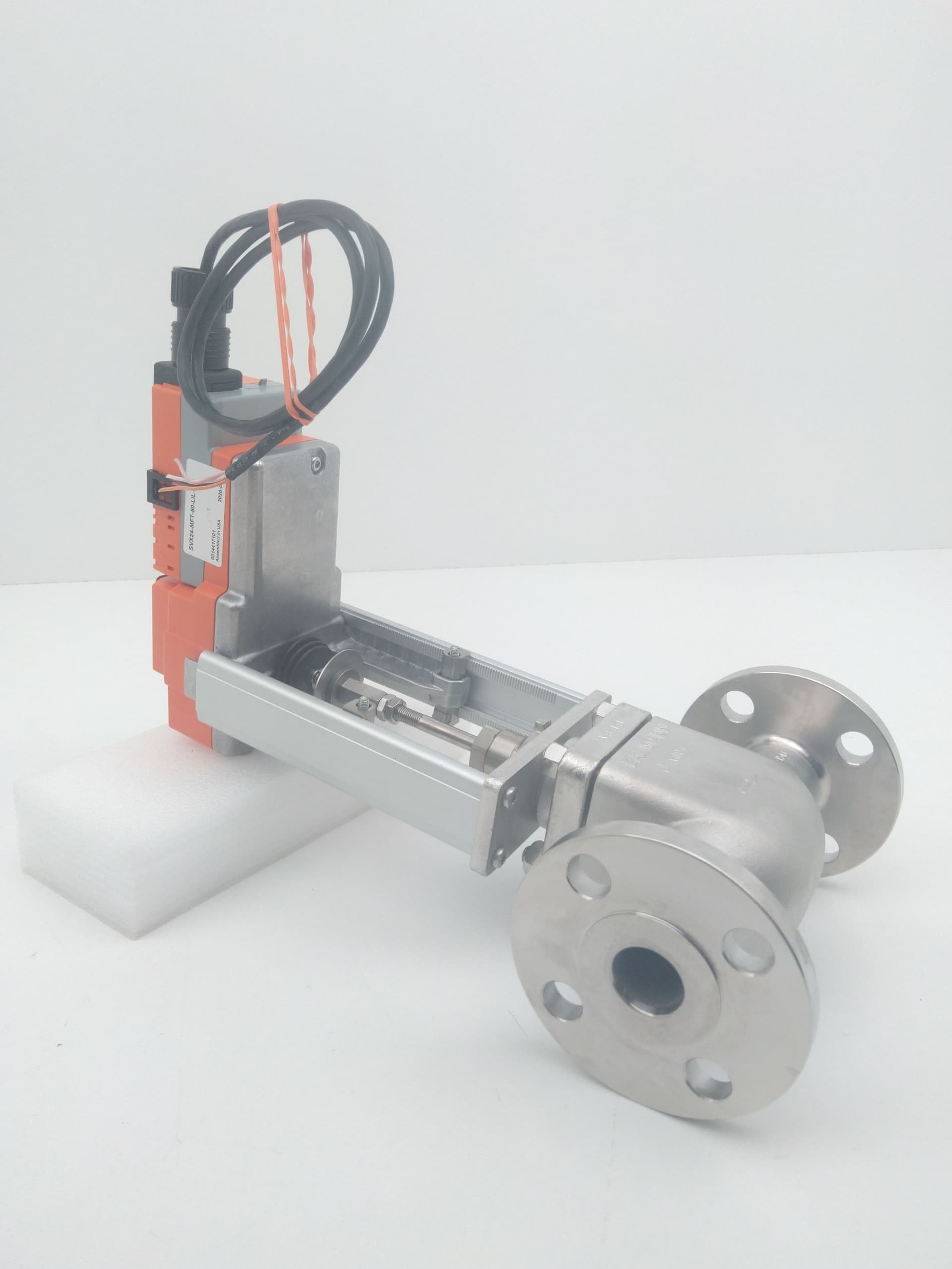 Belimo SVX24-MFT-50-LIL-210 Actuator with Baumann 24577SVF Control Valve, 1"