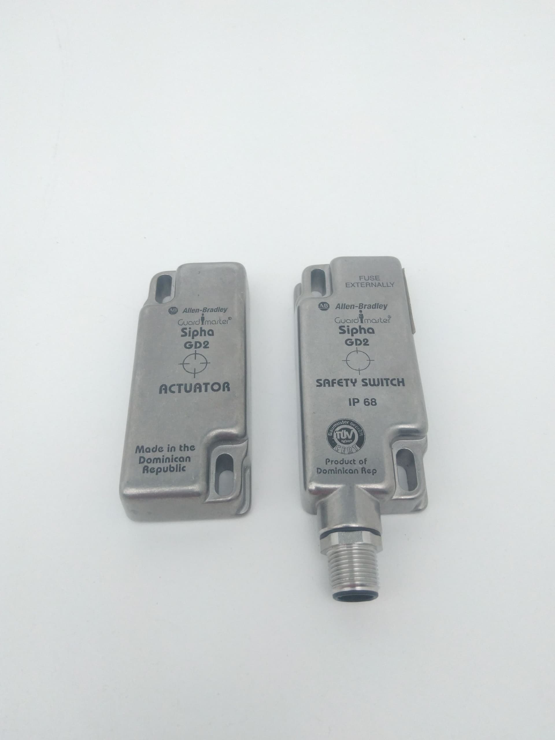 Allen-Bradley 440N-S32047 Guardmaster Sipha GD2 Safety Switch with Actuator