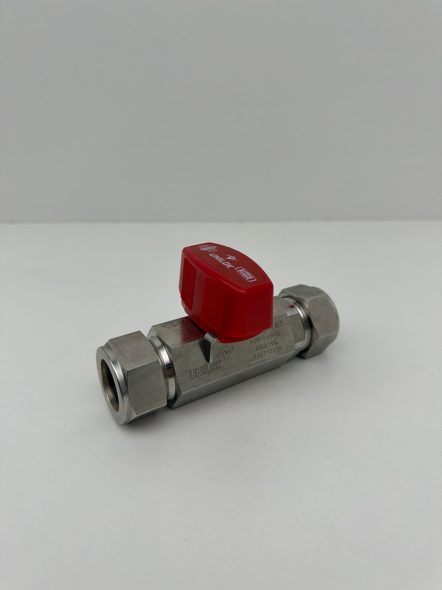 UNILOK VB15U-16T 1" Tube Fitting Ball Valve, 316 SS, 1000PSI, Red Handle
