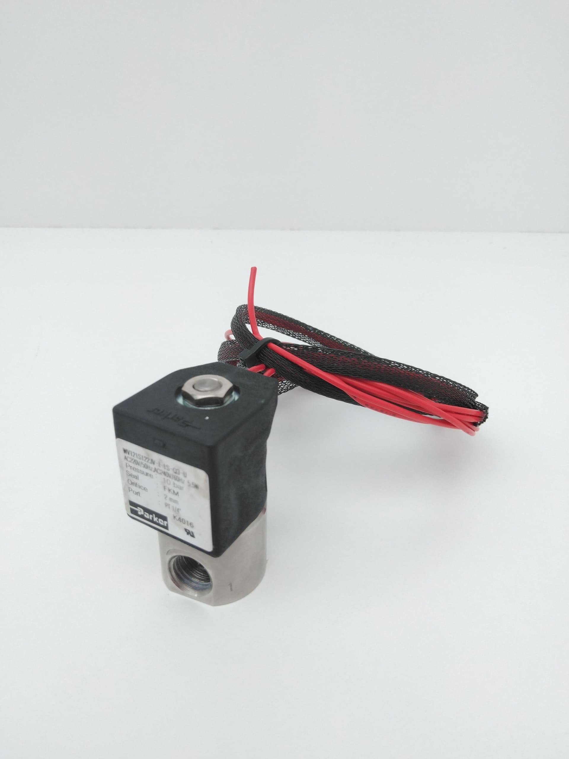 Parker WV121S122JV-I-1S-Q3-U 2-Way Solenoid Valve, 1/4", SS, 220/240VAC