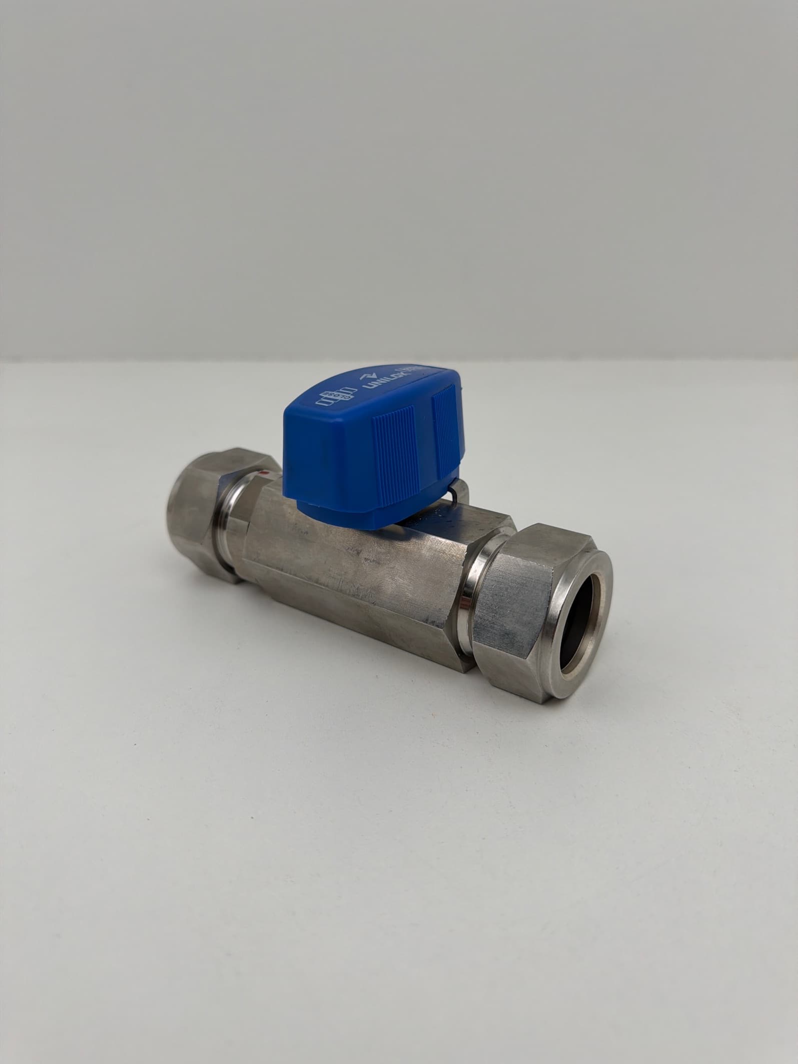 UNILOK VB15U-16T 1" Tube Fitting Ball Valve, 316 SS, 1000PSI, Blue Handle