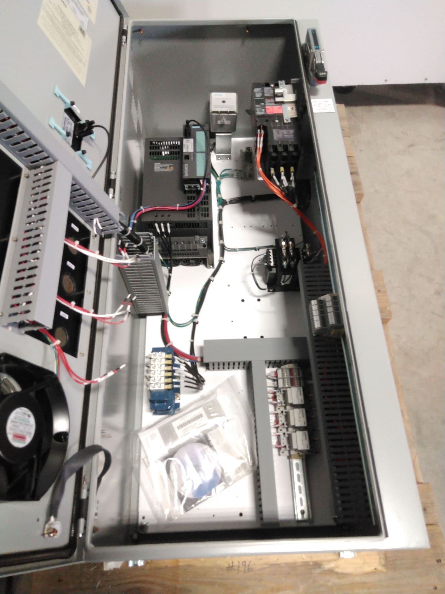 Siemens 6SL3224-0BE27-5UA0 SINAMICS G120E Variable Speed A/C Drive, 15HP