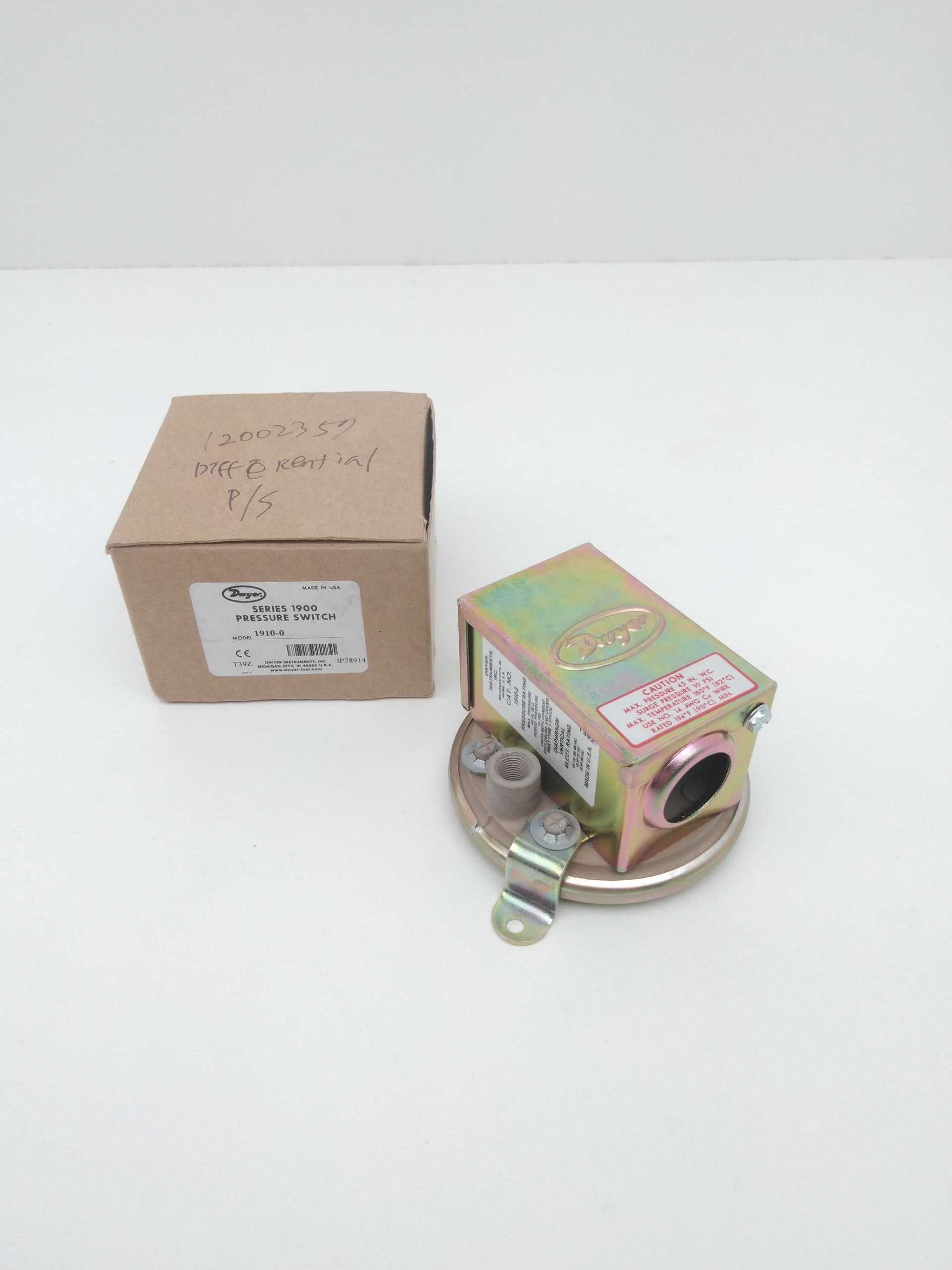 Dwyer 1910-0 Differential Pressure Switch 0.15-0.50"w.c., SPDT, 1/8" NPT