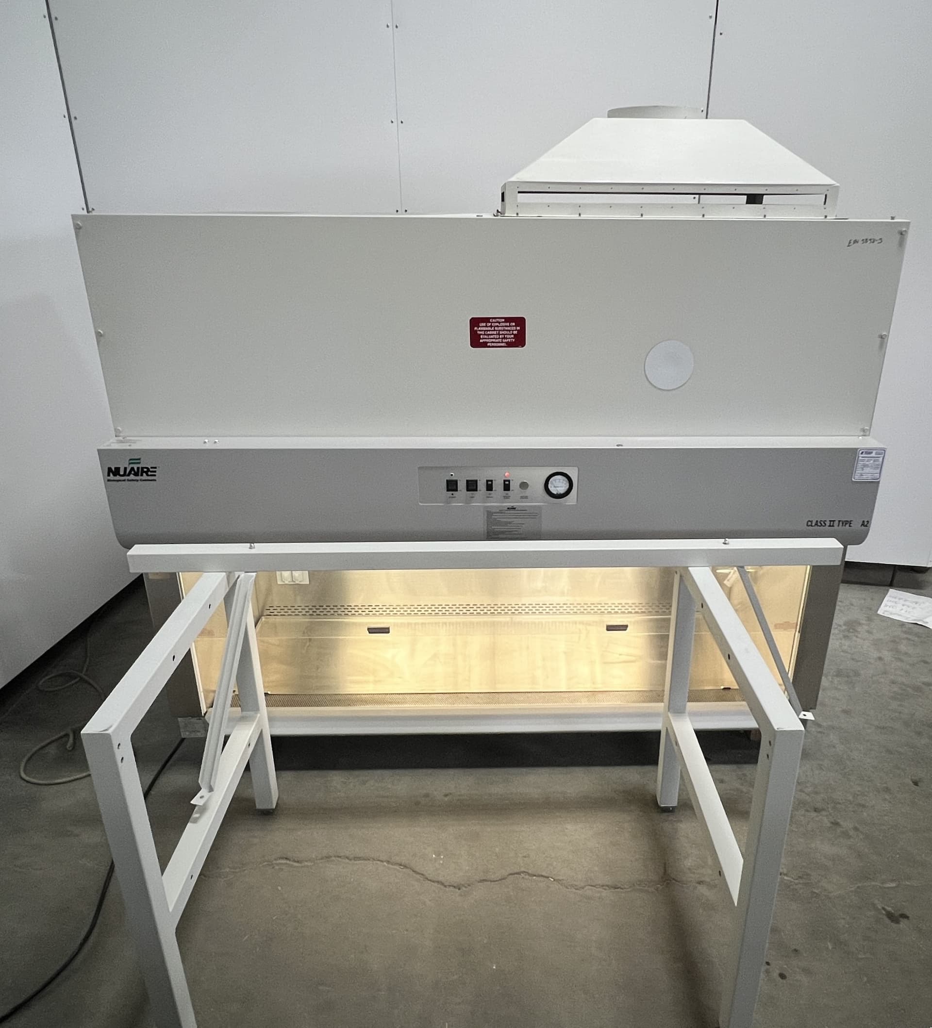 Nuaire NU-425-600 Class II Type A2 Laminar Airflow BioSafety Cabinet 6'