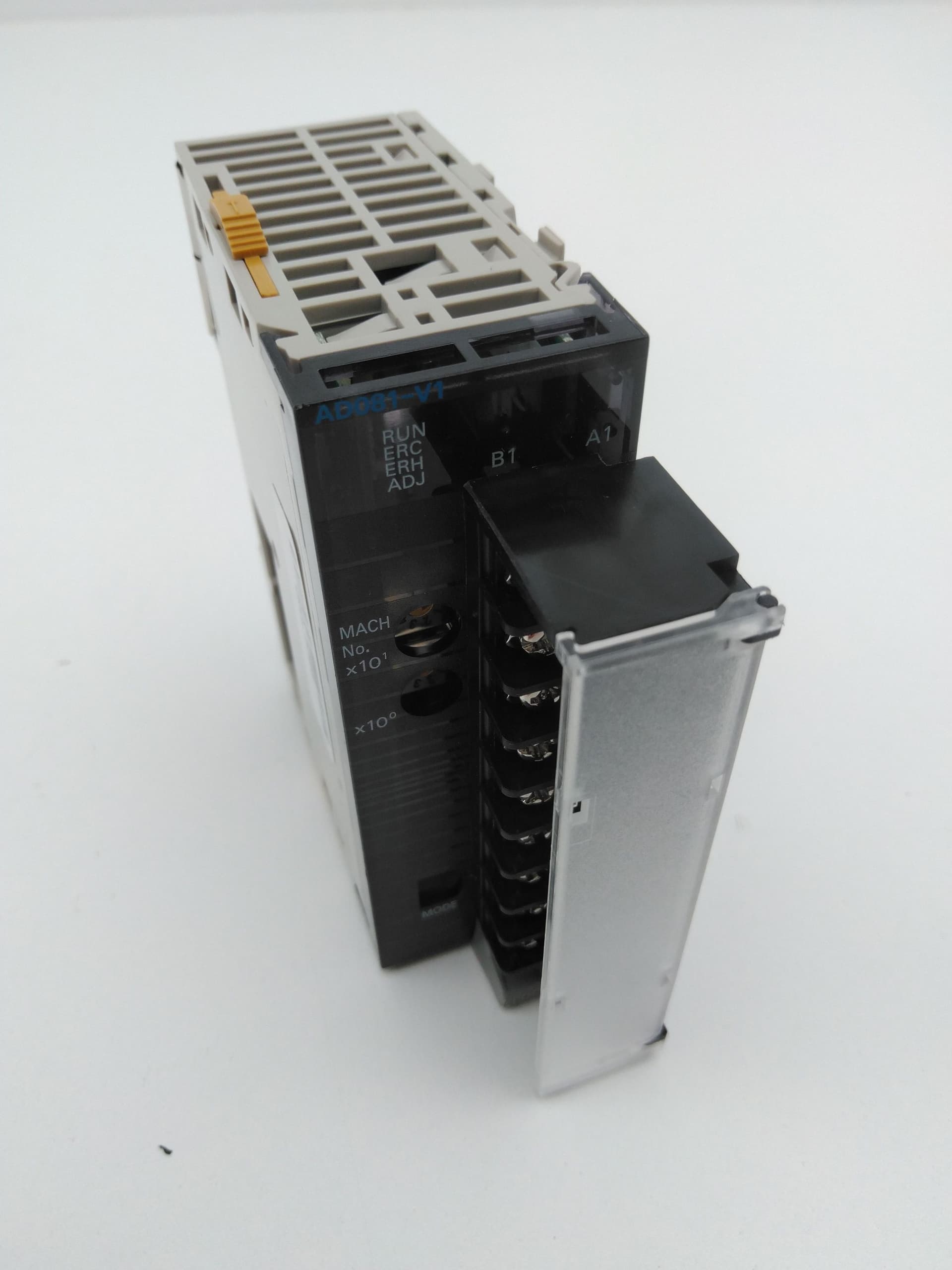 Omron CJ1W-AD081-V1 Analog Input Module 8-Channel PLC I/O Unit