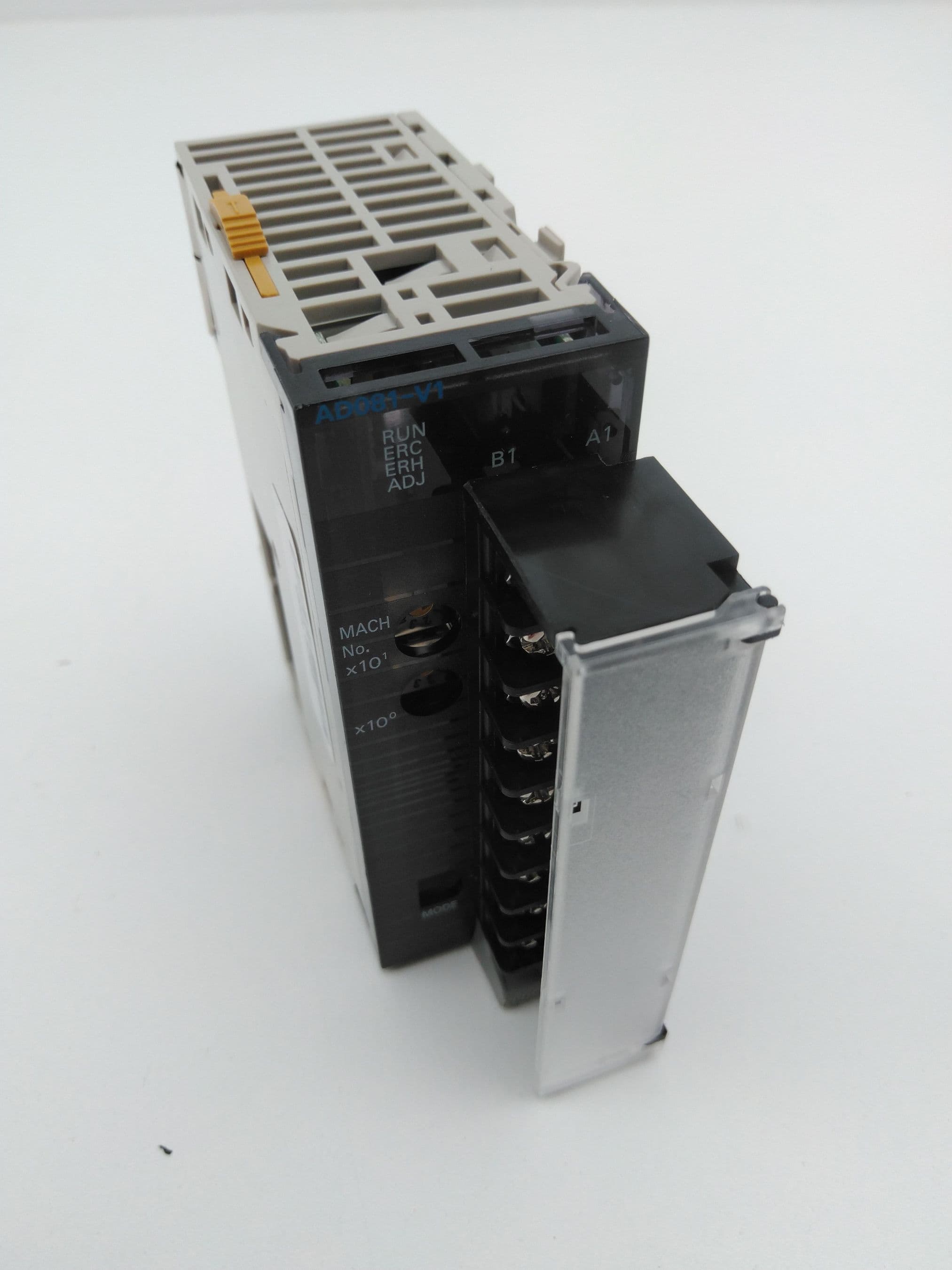 Omron CJ1W-AD081-V1 Analog Input Module 8-Channel PLC I/O Unit