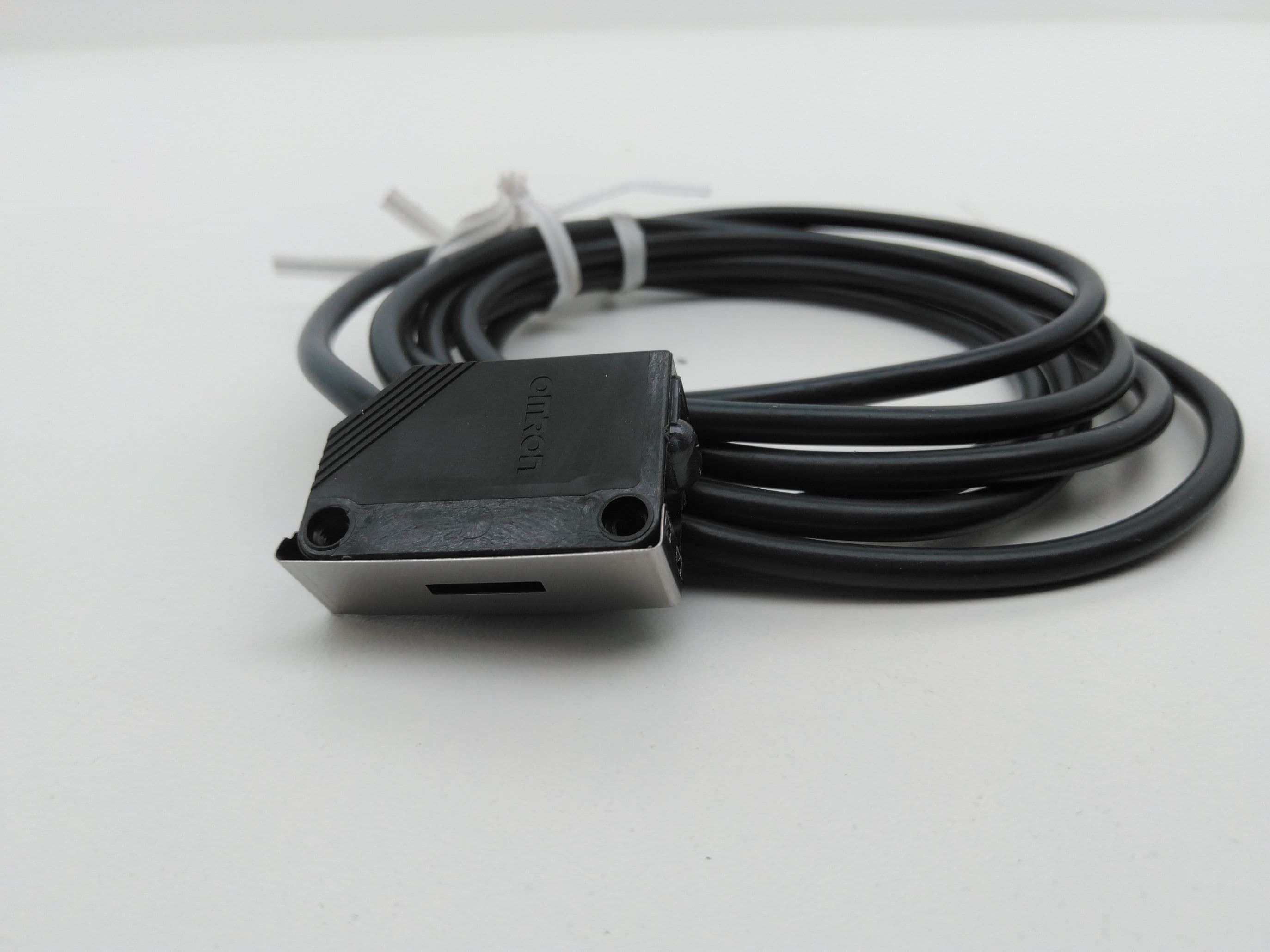 Omron E3Z-T81-L Photoelectric Sensor