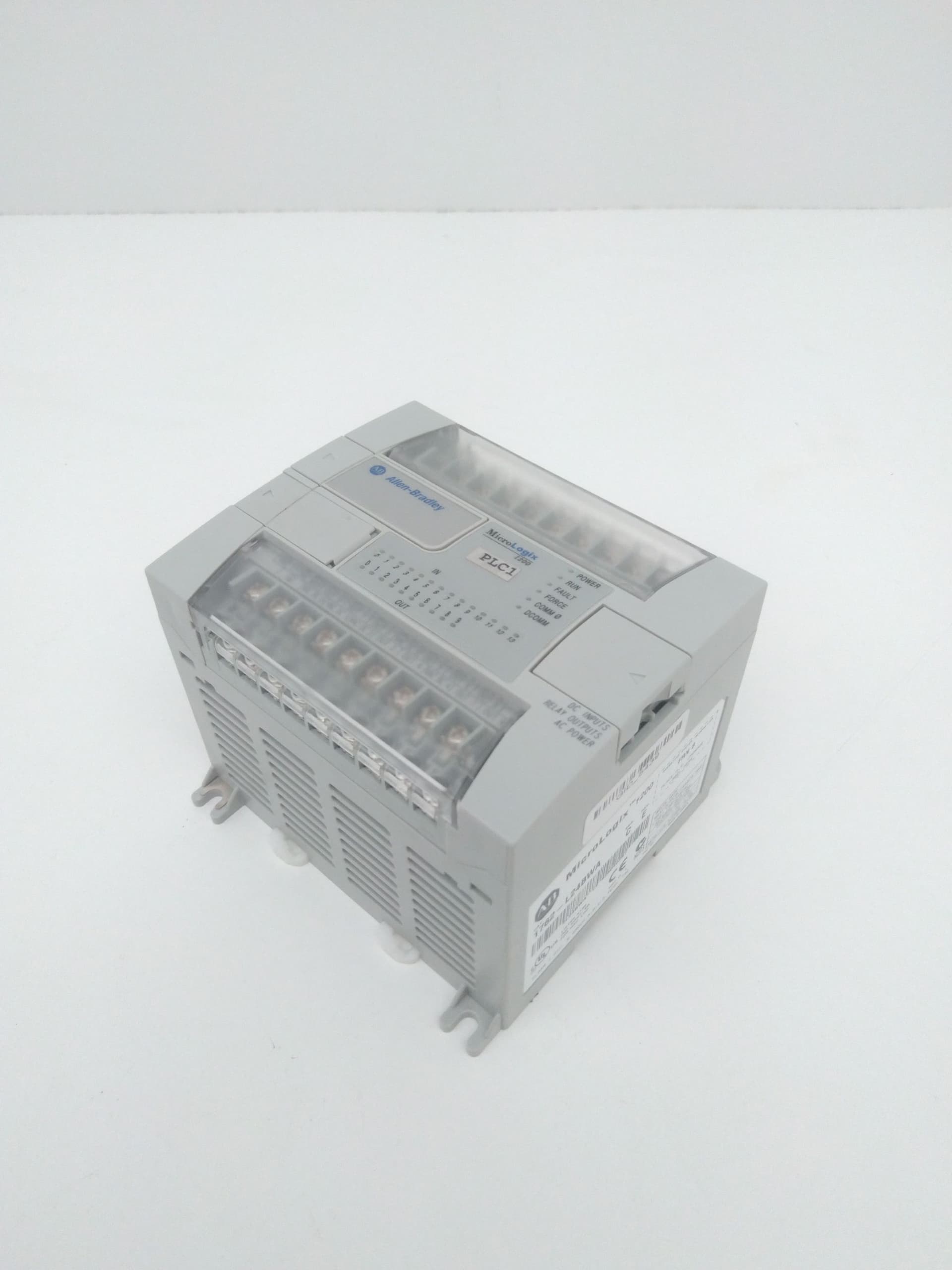 Allen-Bradley 1762-L24BWA MicroLogix 1200 PLC 14 Digital In / 10 Relay Out