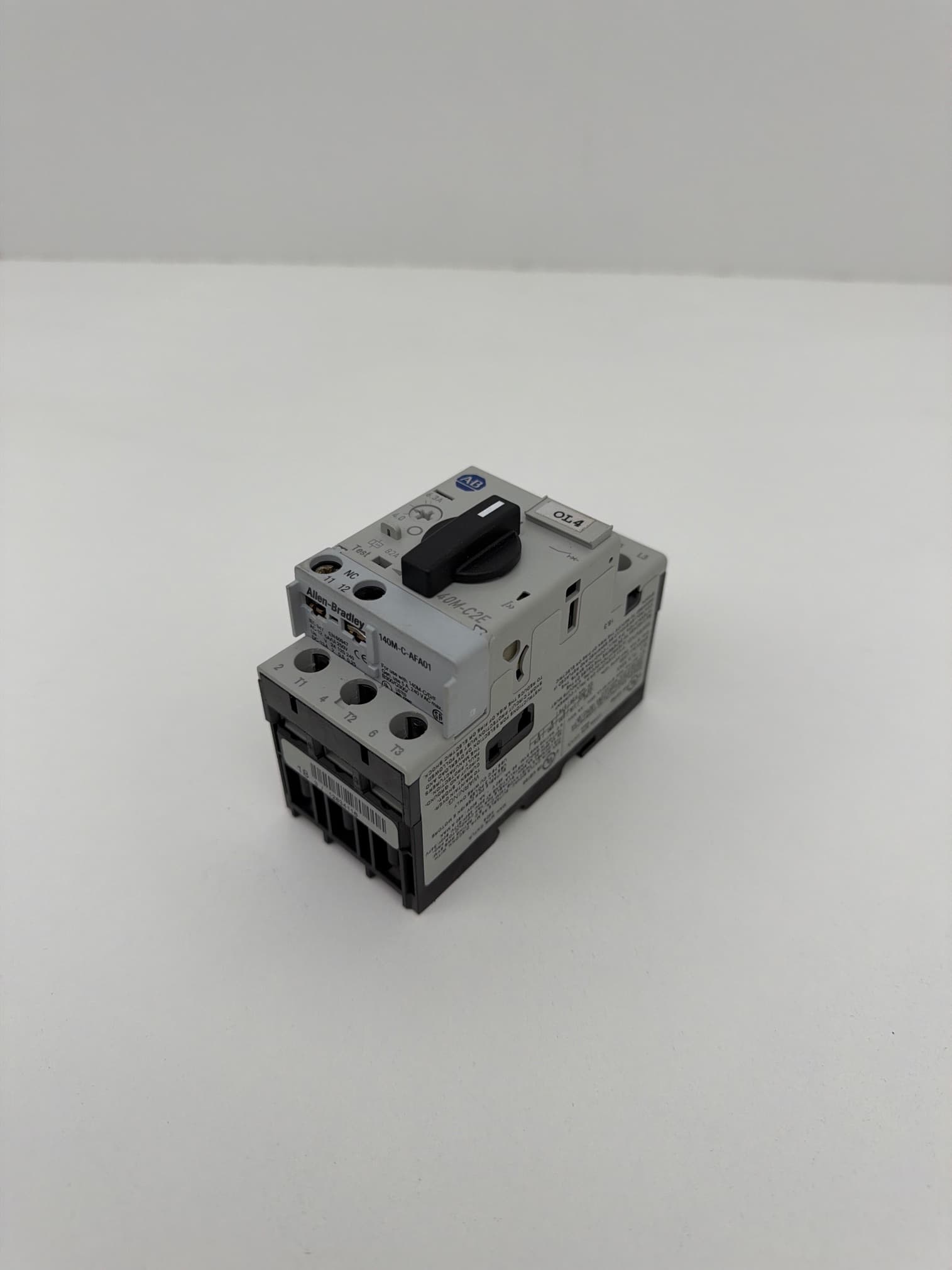 Allen-Bradley 140M-C2E-B63 Breaker, 4-6.3A w/ 140M-C-AFA01 Aux Contact