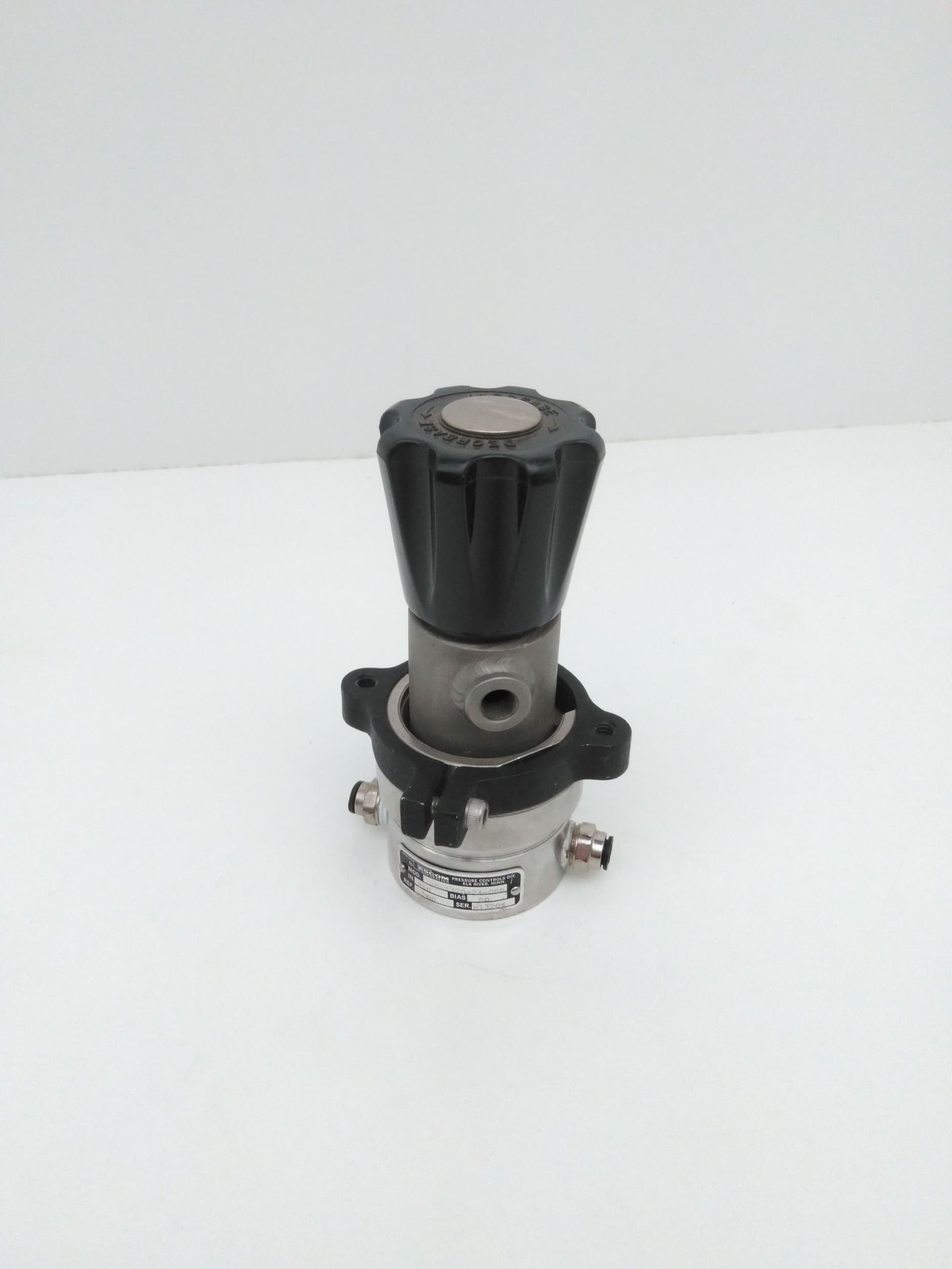 Tescom 26-2320-24-066 Pressure Regulator, 1/4"NPT, 250PSI, Bias 50, SS Body