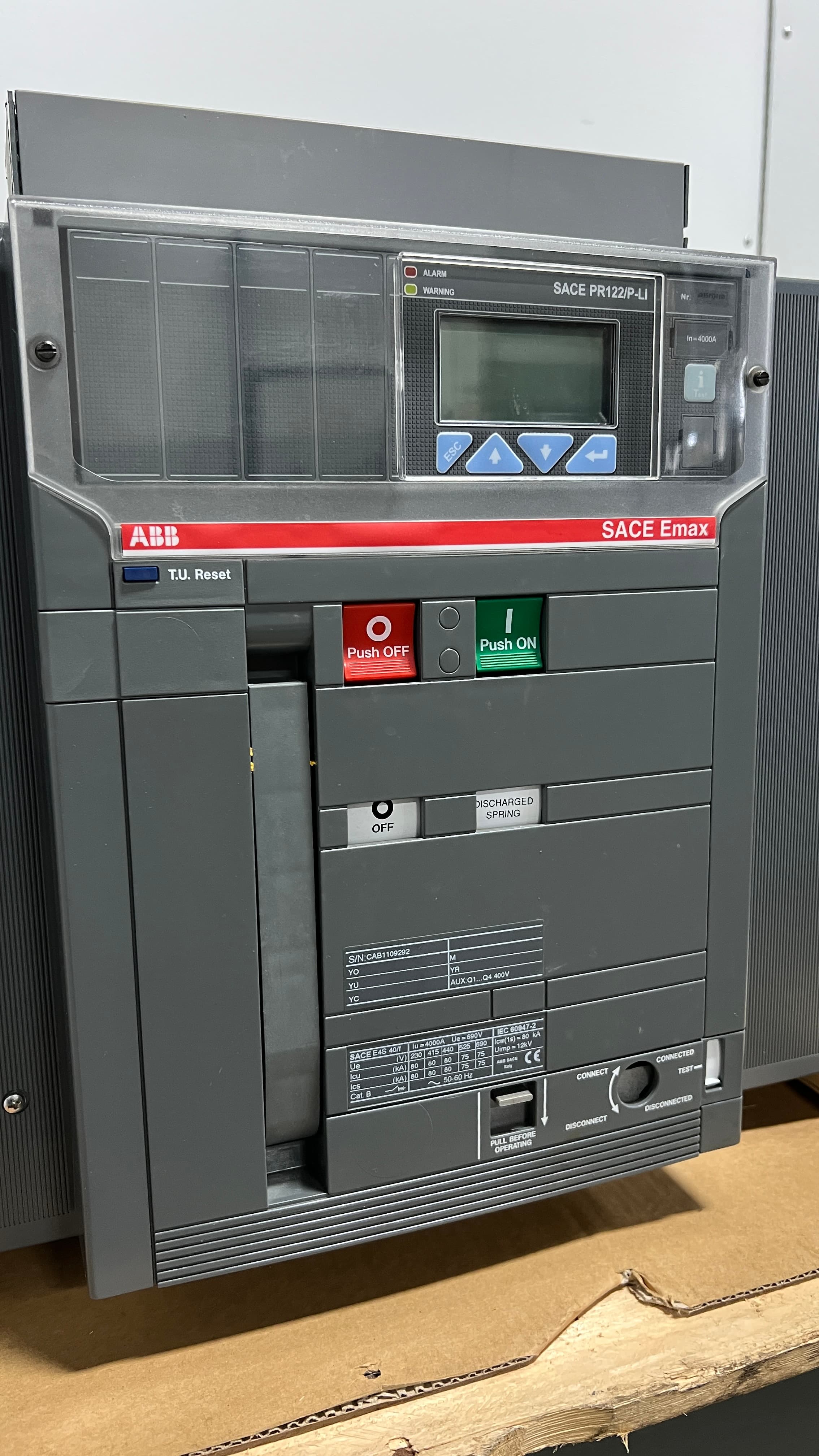 ABB E4S/f4000PR122/P-LI In=4000A 4p W MP CIRCUIT-BREAKER E4S 4000A/F
