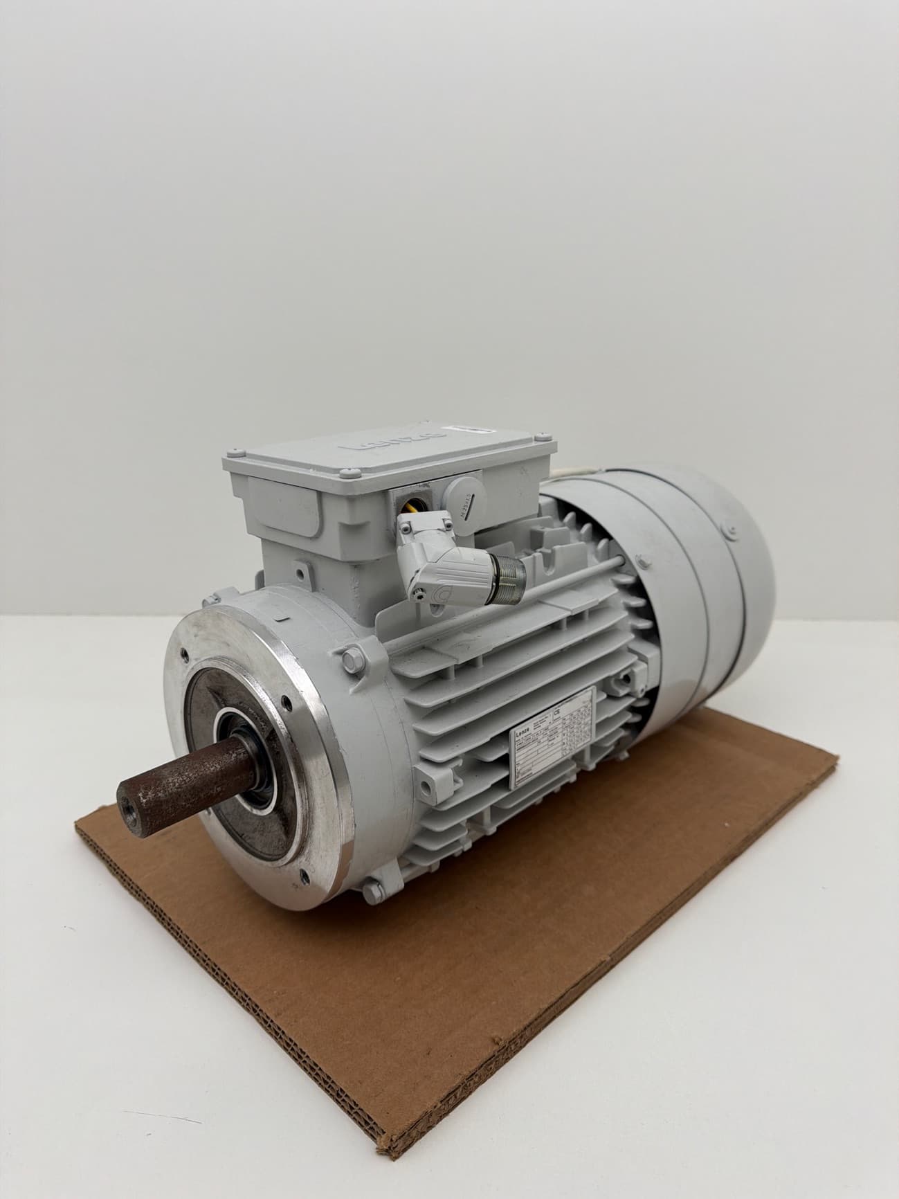 Lenze MHEMARS100-32C1C Motor, 3-Phase, 3kW, 400VAC, 50-87Hz