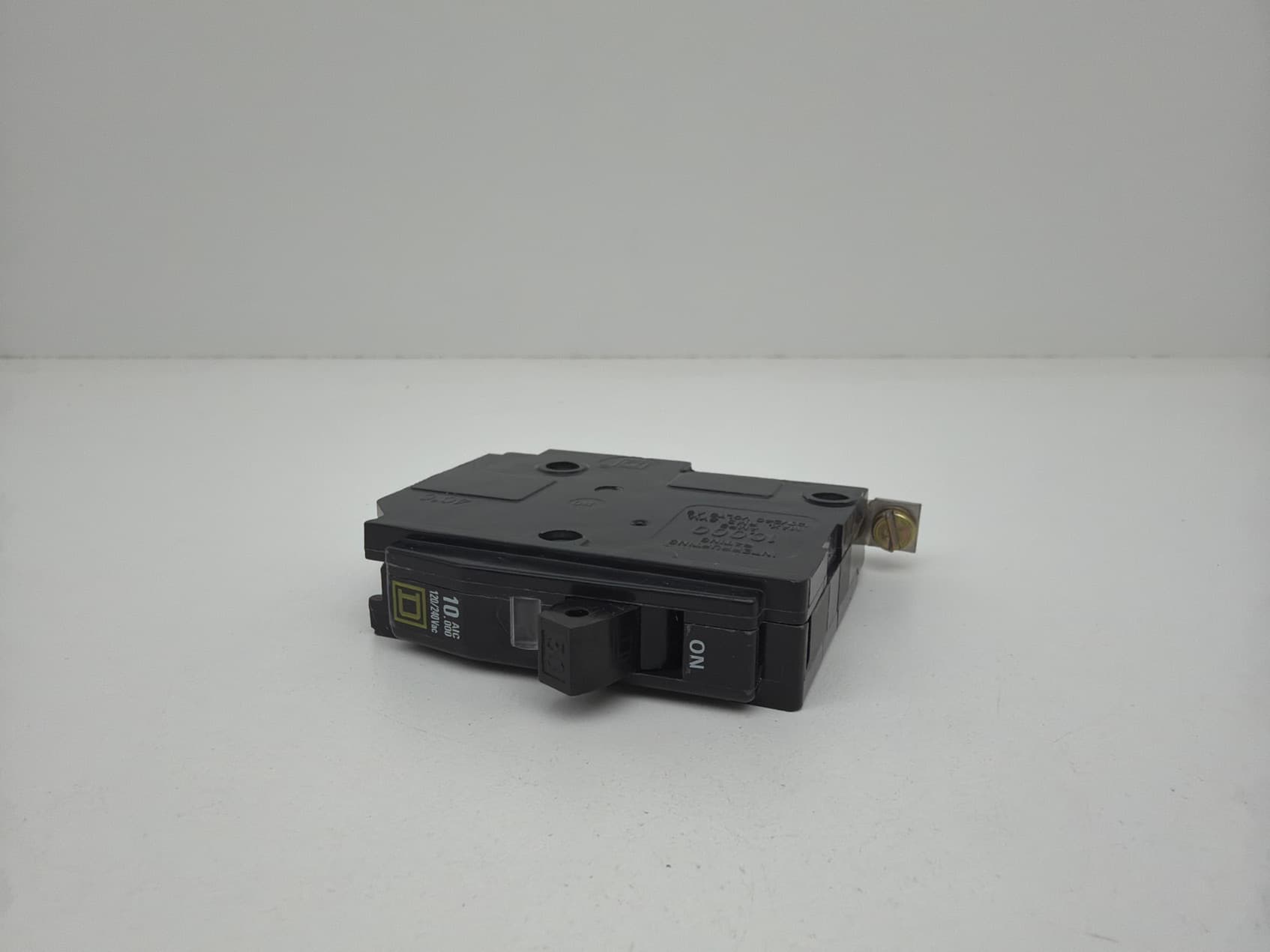 Square D QOB1305327 Circuit Breaker, 30A, 1 Pole, 120/240VAC, Bolt-On