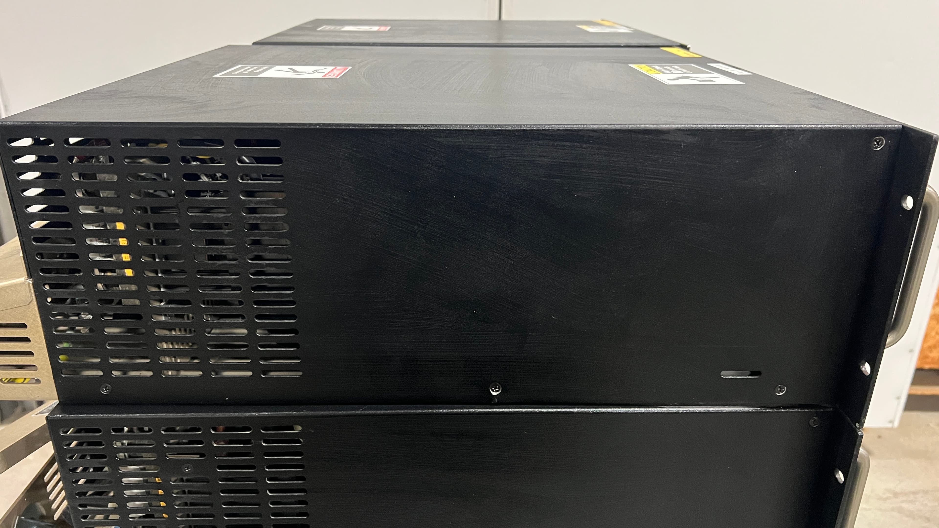 Communications & Power Ind. CPI CPW2870A2-01 AKT 0190-55679 DC Power Supply