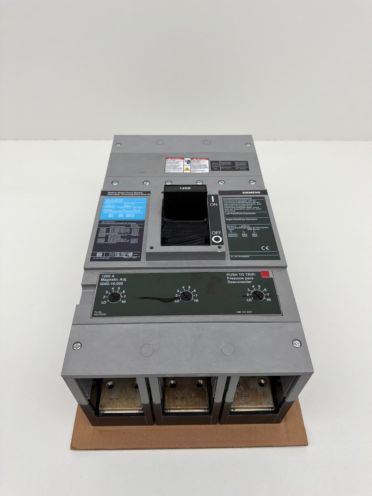 Siemens Sentron NXD63B120 Circuit Breaker,1200A, 3P, 600-480VAC, 50-60Hz