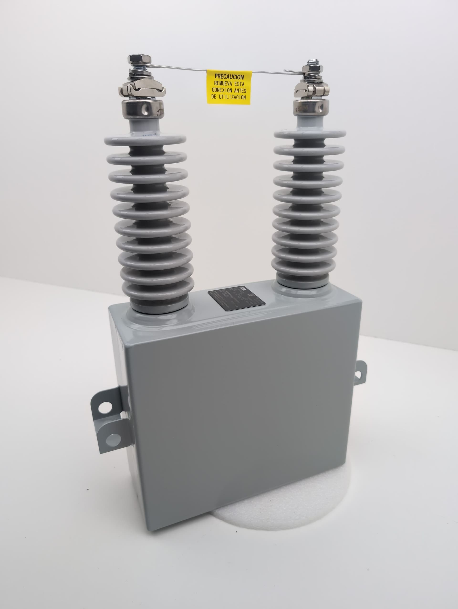 ABB 2GUA0722000G Power Capacitor, 200kvar, 7200V,60Hz, 1Phase