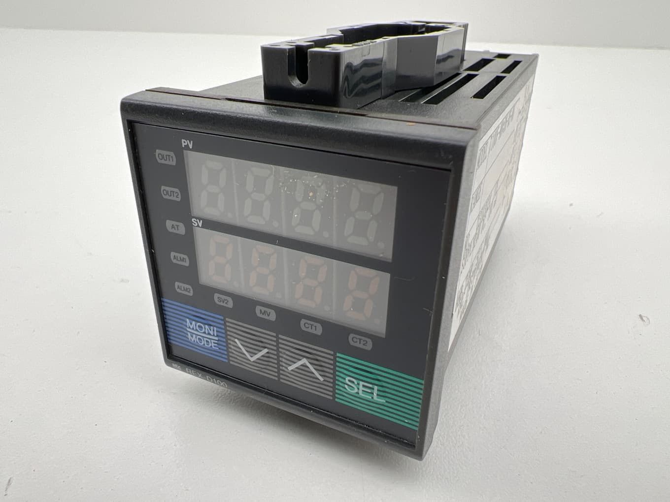 RKC D100F-MN DN-N5-NN Temperature Controller, 24VDC, 180mA, REX-D100