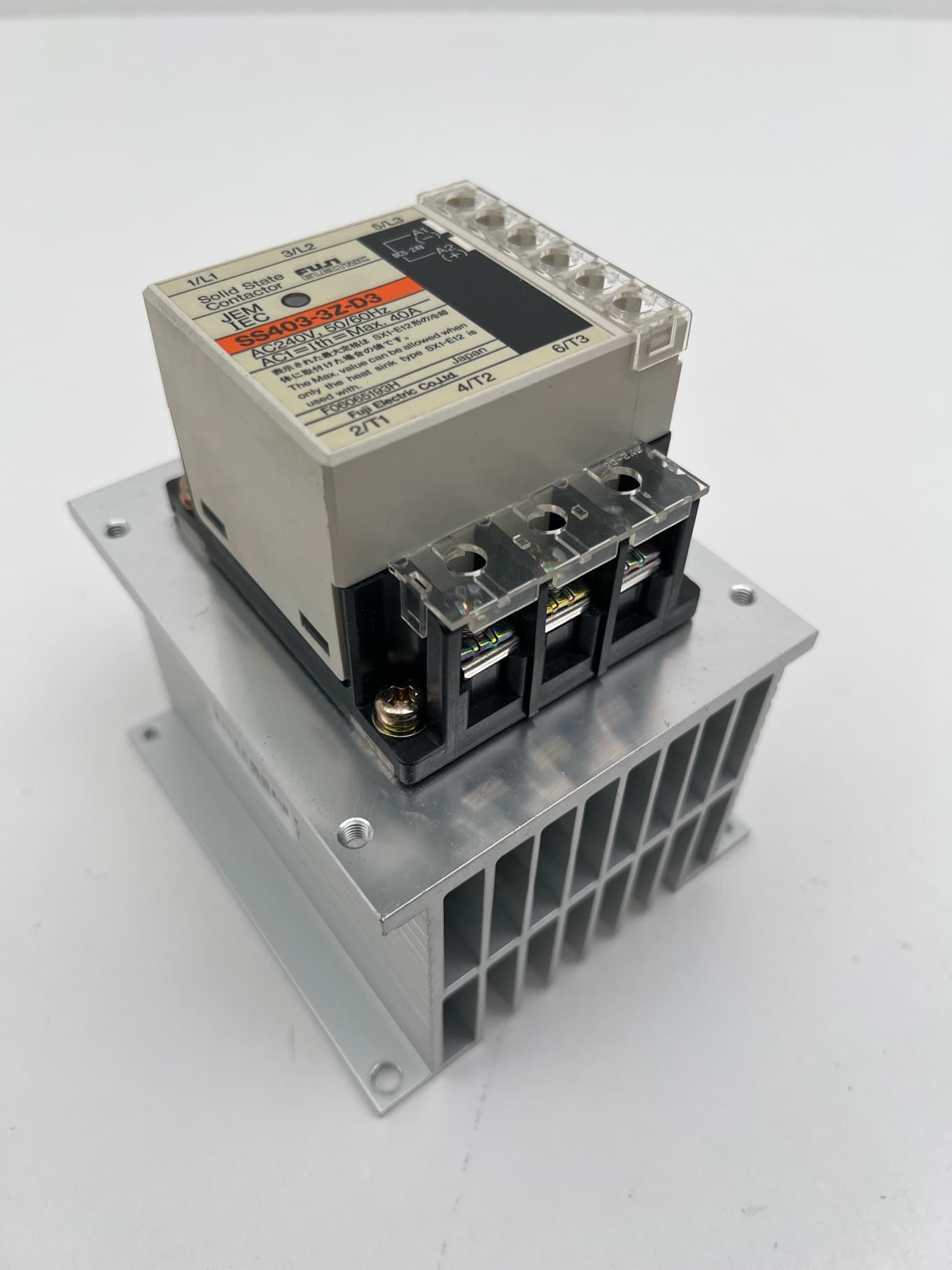 Fuji electric SS403-3Z-D3 Solid State Contactor 240VAC 40A w/ SX1-E12 Heat Sink