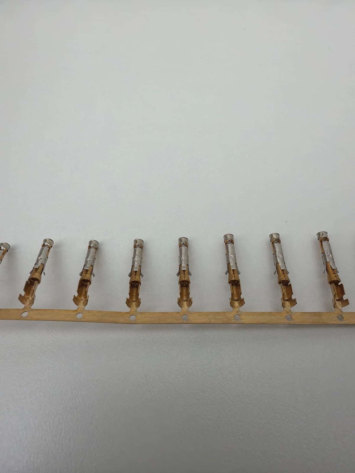 TE Connectivity AMP 66100-9 Gold Crimp Socket Contact Locking Spring 18–16AWG