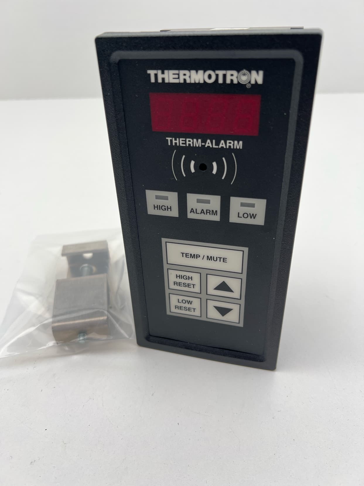Thermotron 983136 Therm-Alarm Controller REV.B.2, 115/230VAC 15VA with Brackets