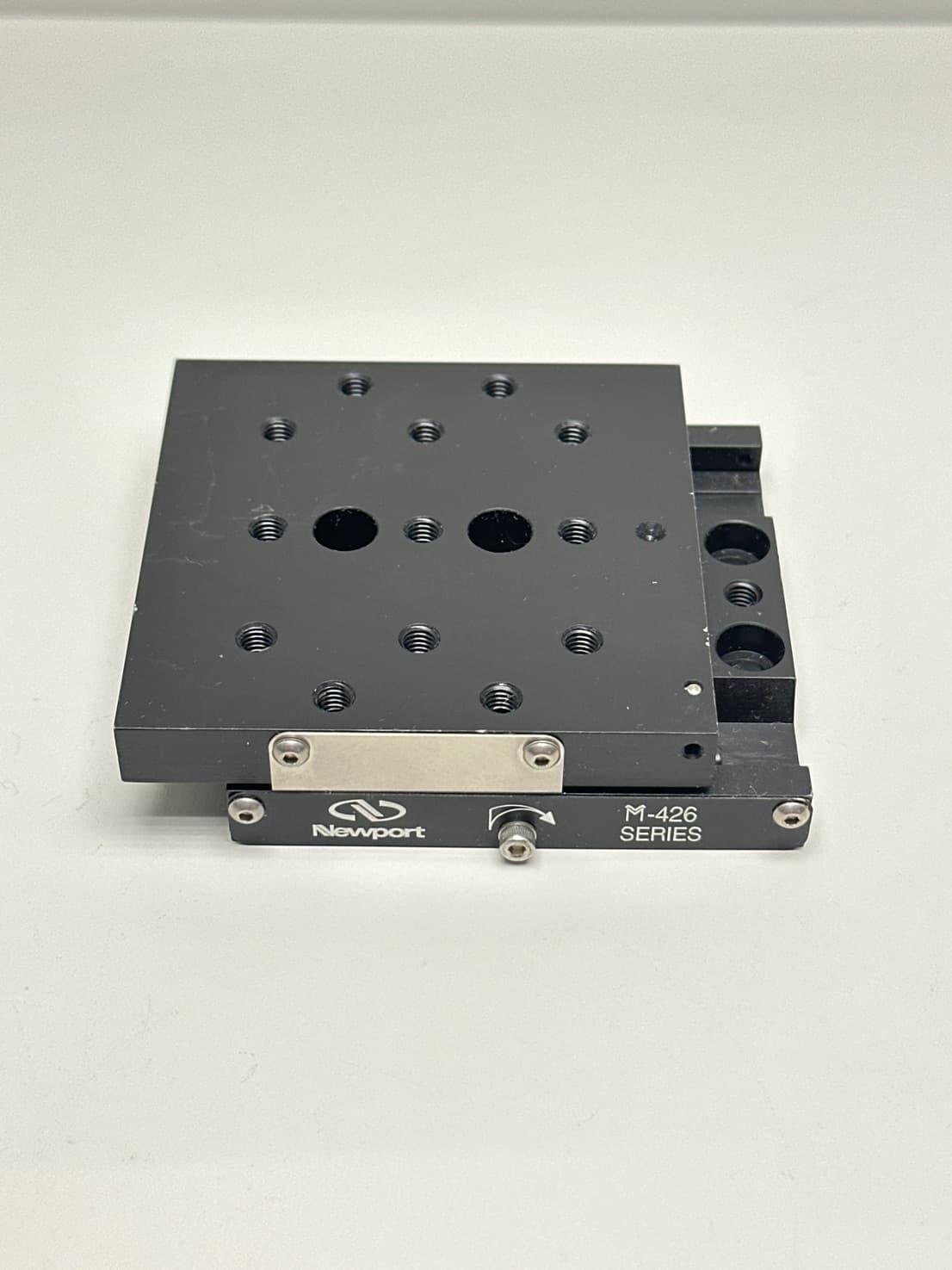 Newport M-426 Manual Linear Stage, Crossed-Roller Bearings, 25mm Travel