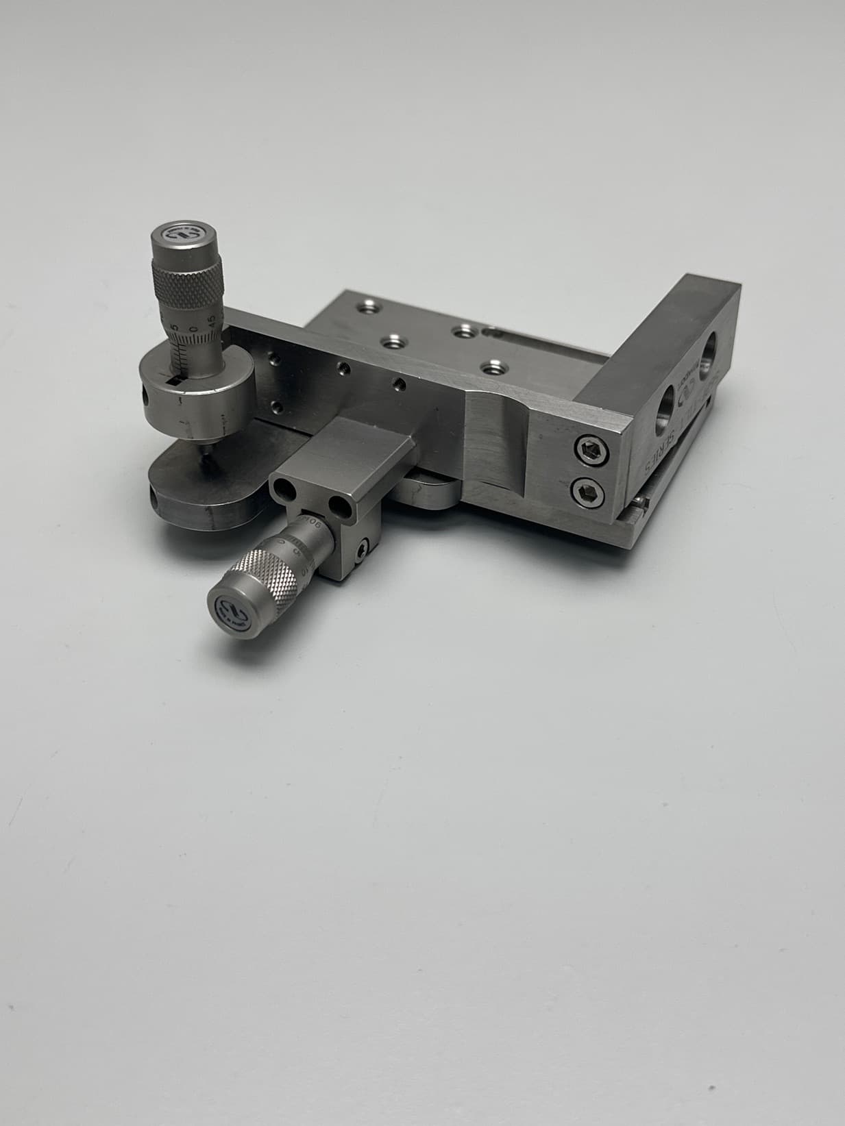 Newport 562F-TILT Two Axis Tilt Platform w/SM-06 Micrometers