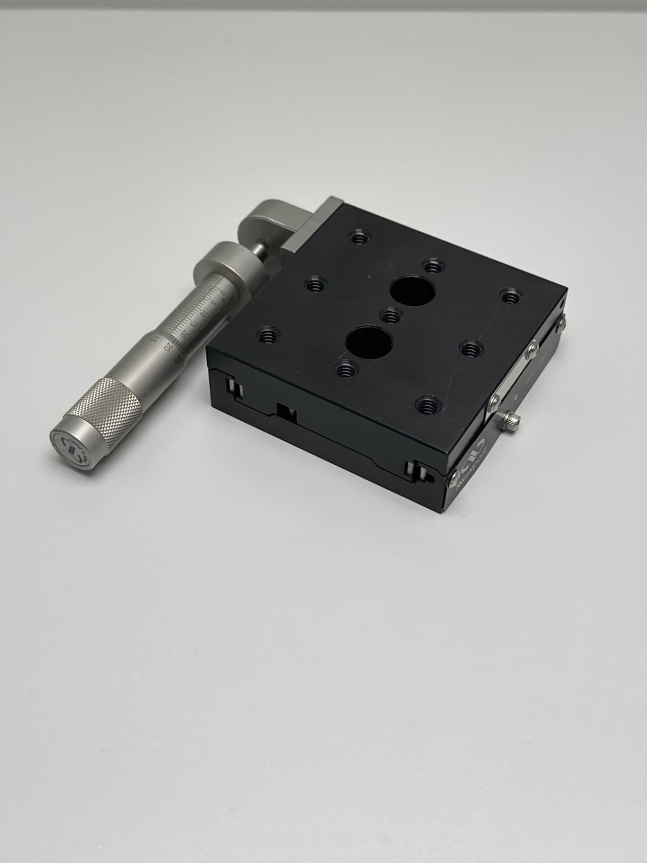 Newport 423 Linear Translation Stage, 1" Travel w/SM 25 Micrometer