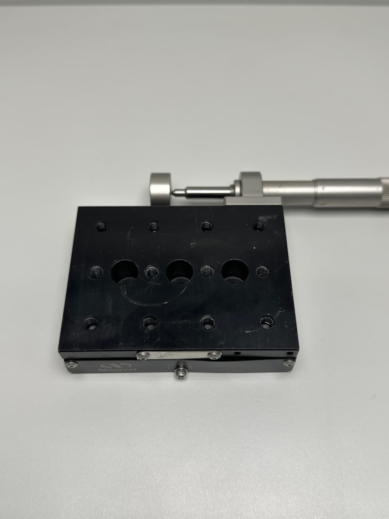 Newport 433 Manual Linear Stage, Ball Bearings, 1.81" Travel