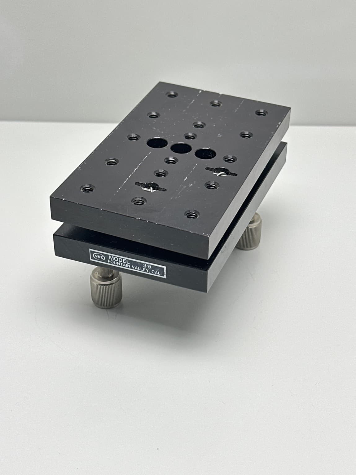 Newport 39 Tilt Platform, 2 Axis