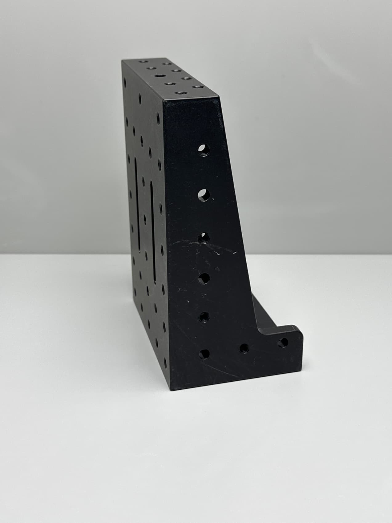 Thorlabs AP90RL Large Right-Angle Bracket, 1/4"-20 Holes