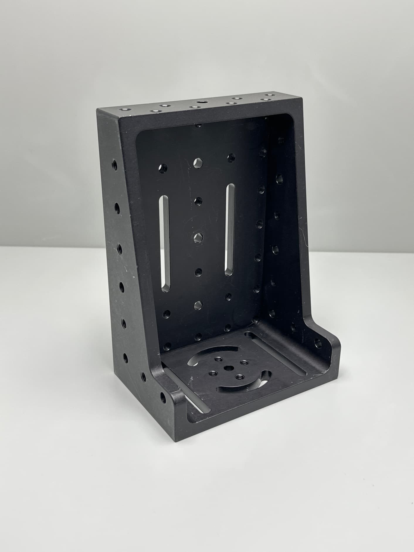 Thorlabs AP90RL Large Right-Angle Bracket, 1/4"-20 Holes