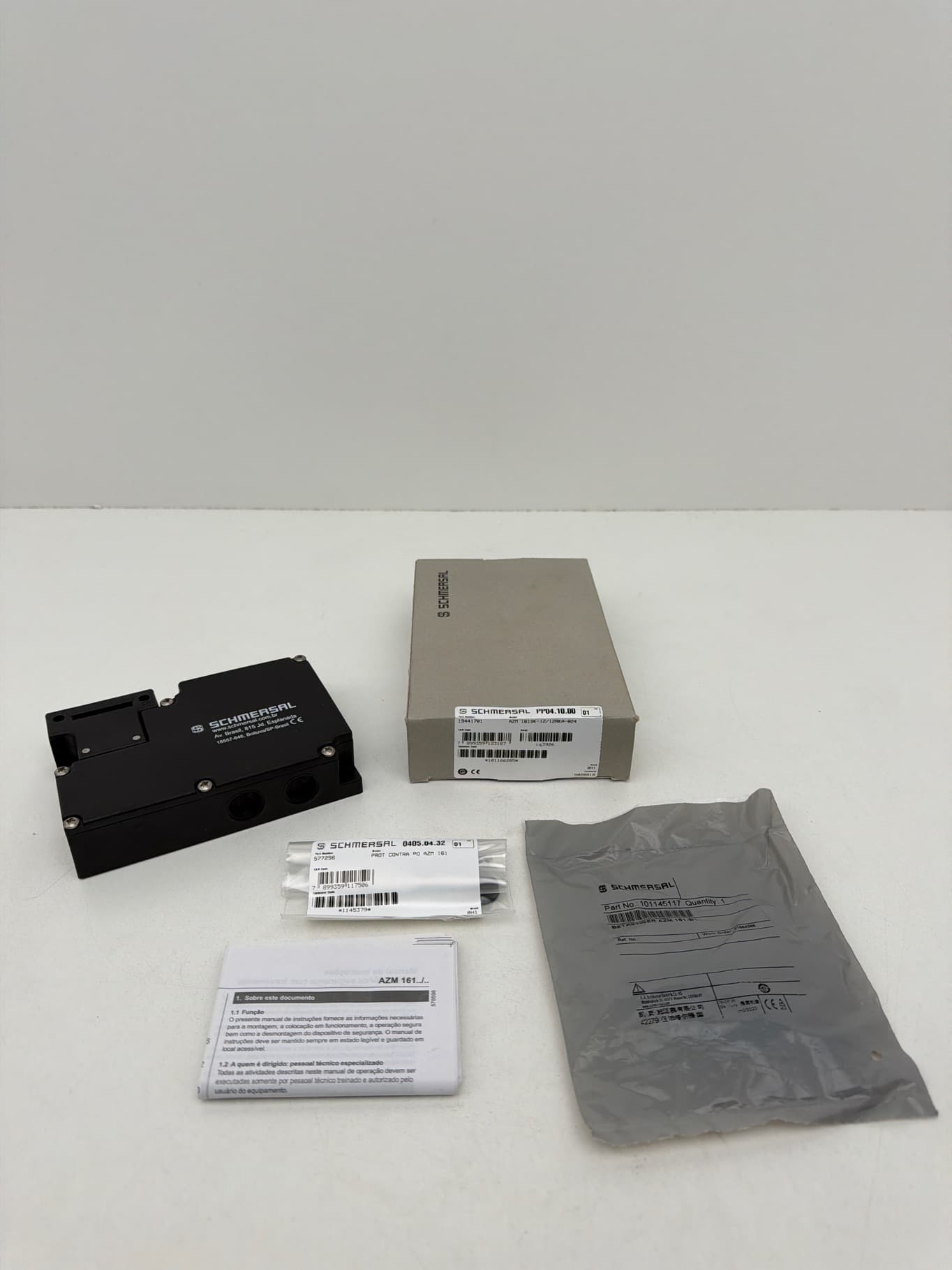 Schmersal AZM 161SK-12/12RKA-024 Safety Interlock Switch w/ AZM 161-B1 Actuator