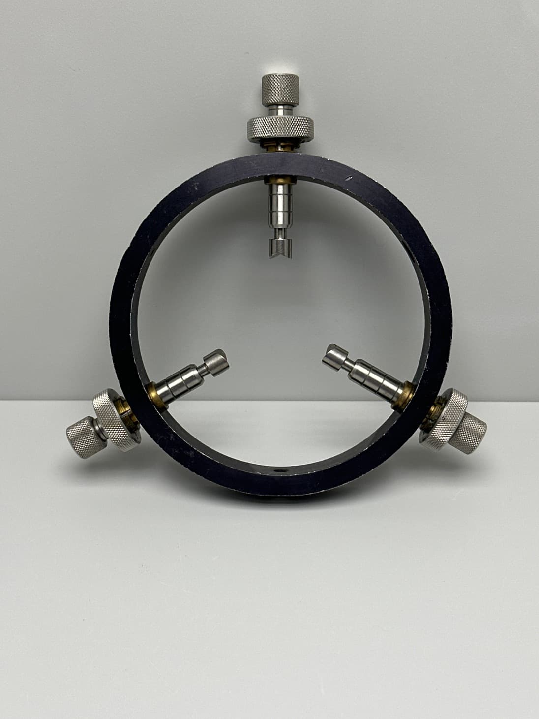 Newport ALM-4 Adjustable Lens Mount, 2.125" to 4"