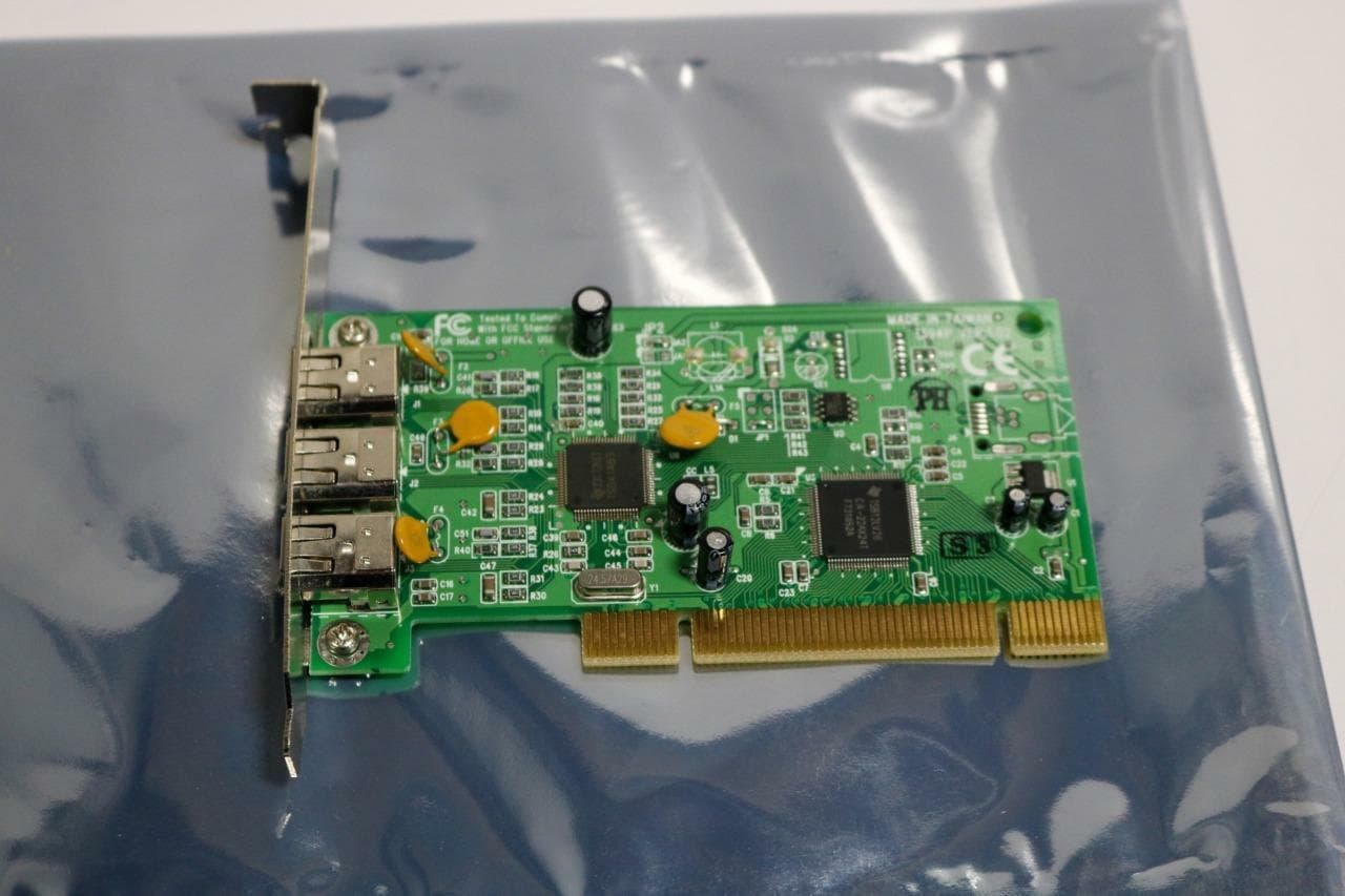 Adaptec AFW-4300A LP FireWire PCIe Universal Host Adapter