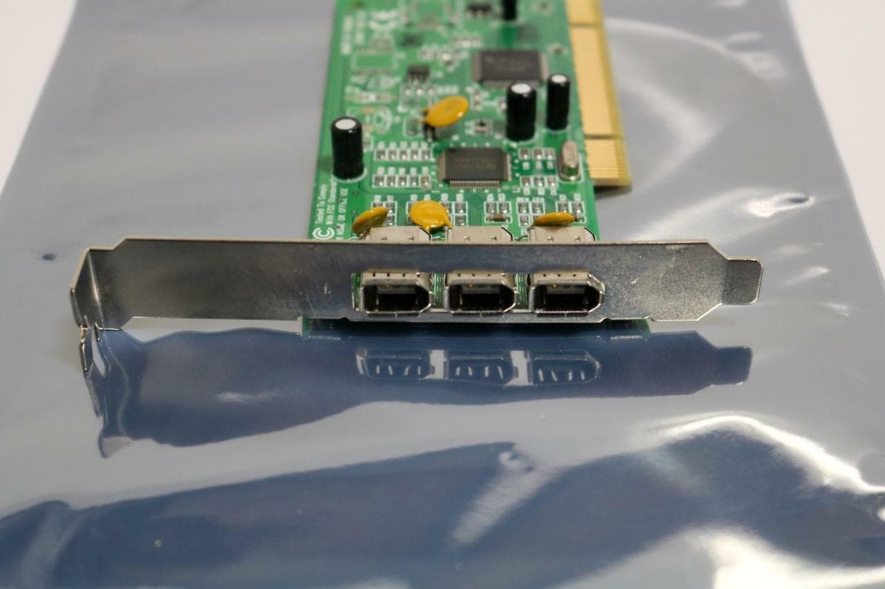 Adaptec AFW-4300A LP FireWire PCIe Universal Host Adapter