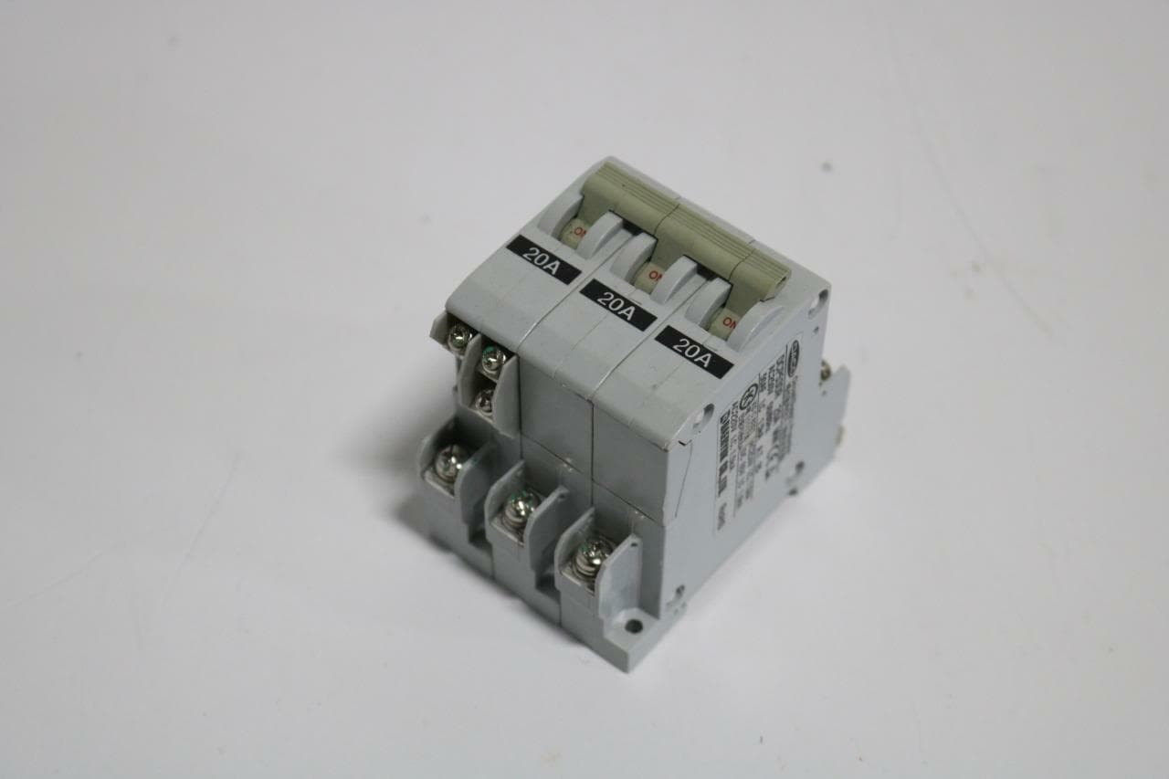 Daco DCP53DR 20 A 3Ph Circuit Breaker, w/Aux contacts
