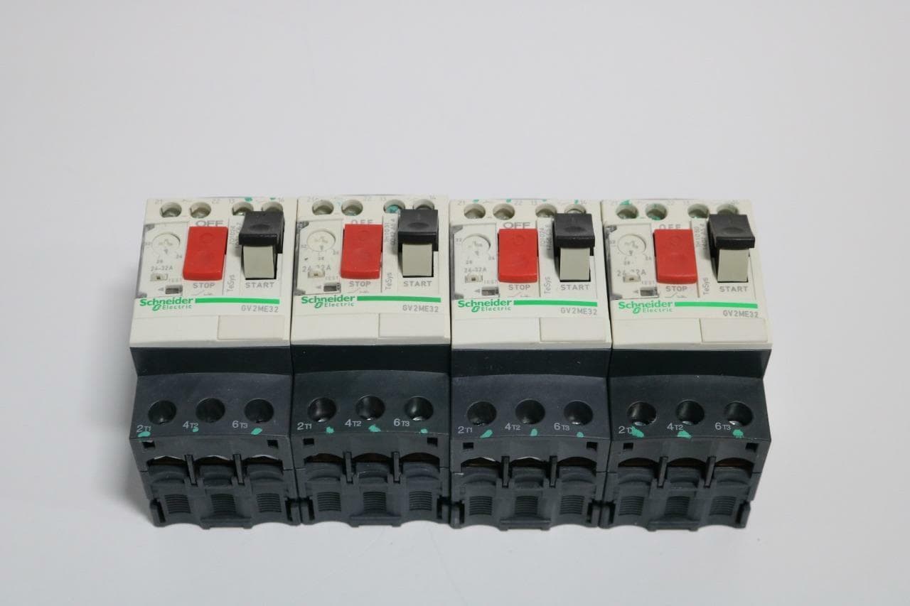 Schneider Electric GV2ME32 24-32A, 220-440 Vac, Motor Circuit Breakers Lot of 4