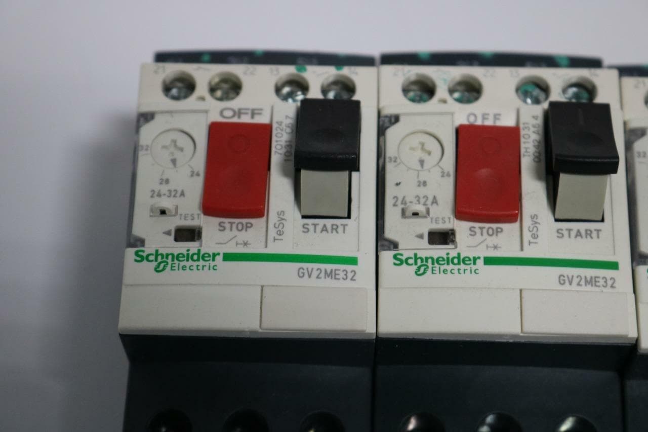 Schneider Electric GV2ME32 24-32A, 220-440 Vac, Motor Circuit Breakers Lot of 4