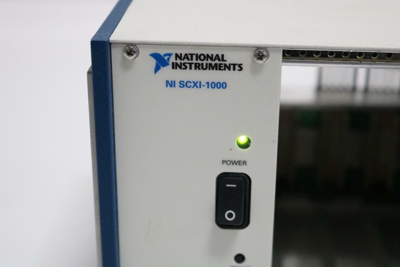 National Instruments SCXI-1000, 181445M-01 4 Slot Chassis