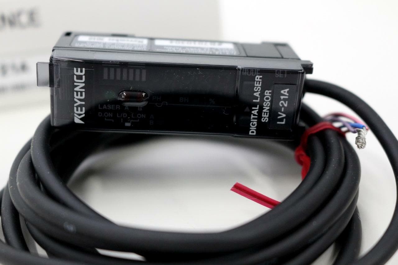 KEYENCE LV21A Keyence LV-21A Digital Laser Sensor
