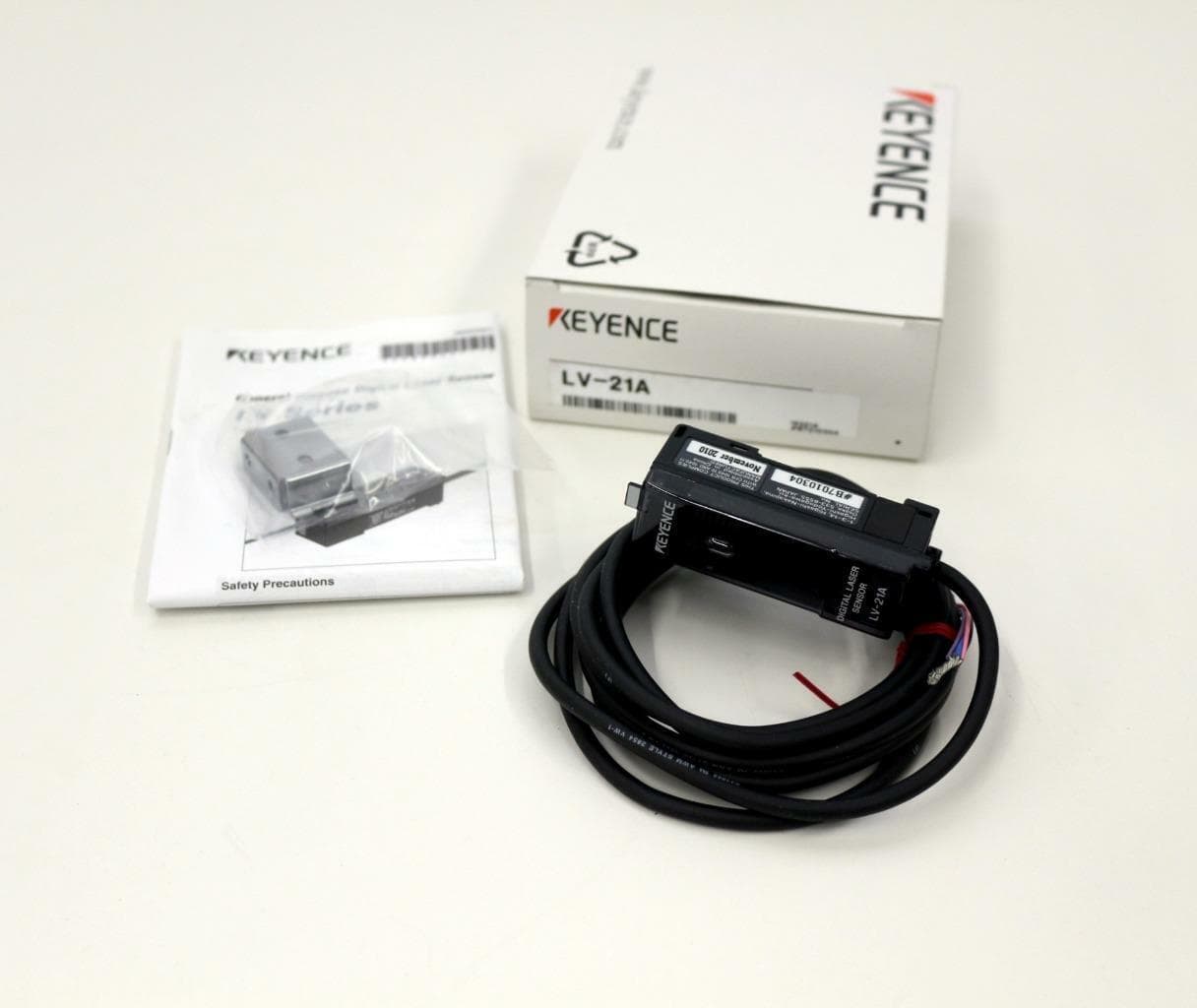 KEYENCE LV21A Keyence LV-21A Digital Laser Sensor