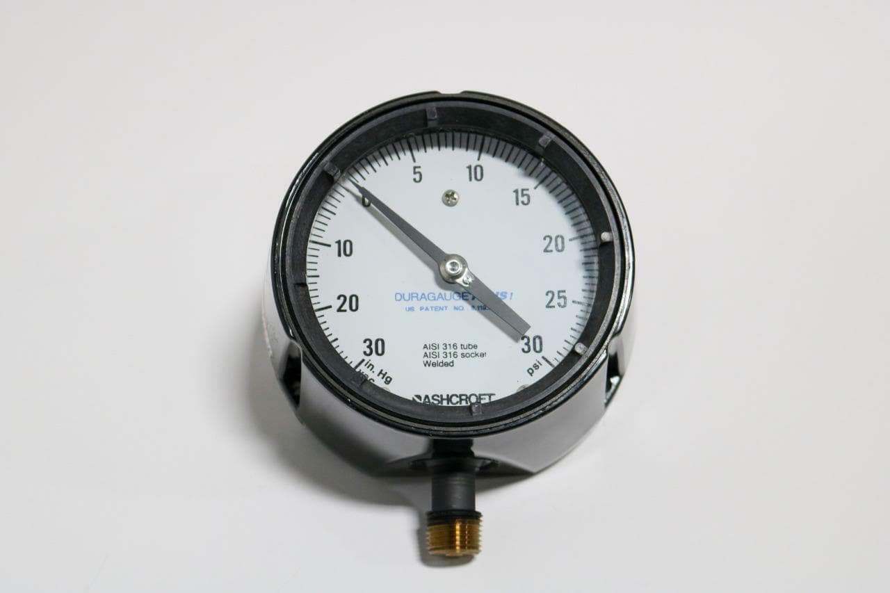 Ashcroft DuragaugePlus -30 in.Hg to 30pi, 1/2" NPT