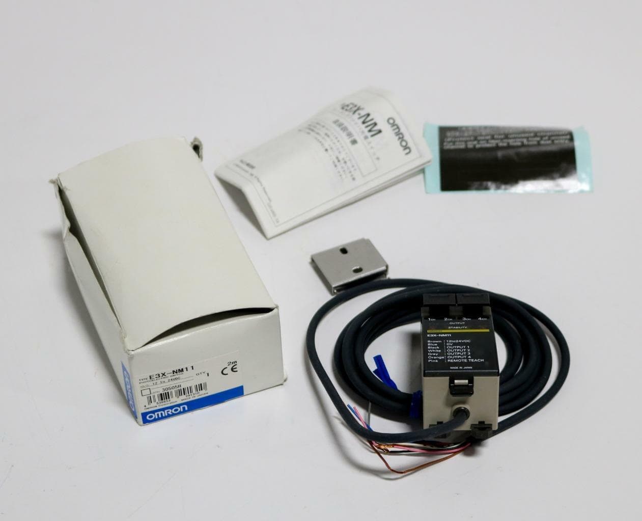 Omron E3X-NW11 Photoelectric Switch