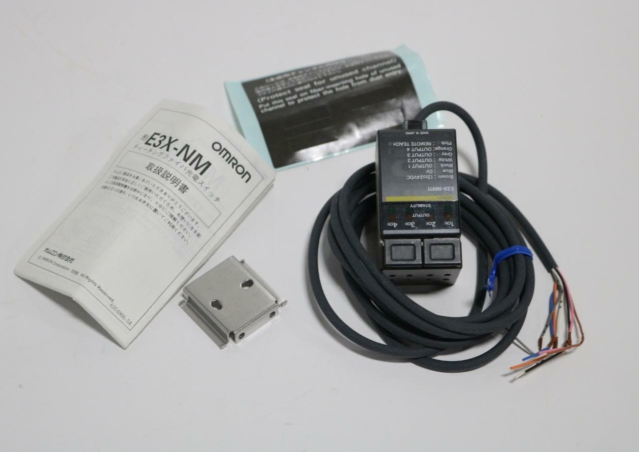 Omron E3X-NW11 Photoelectric Switch