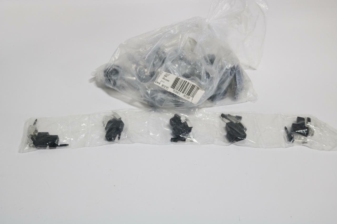 TE Connectivity 1-747943-6 Lot of 28 AMP Connectors