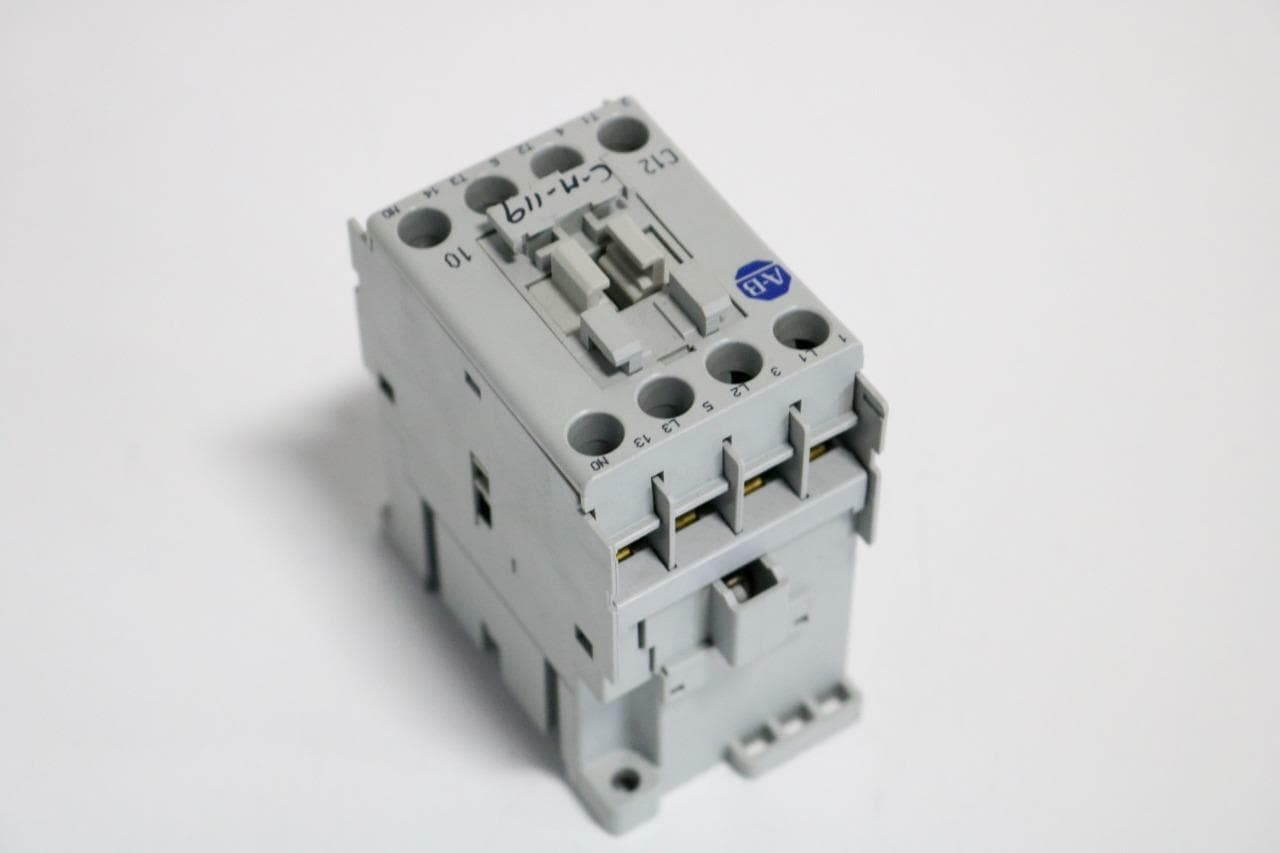 Allen-Bradley 100-C1210 100-C12*10 Ser A Contactor w/120VAC, DIN Rail Mount