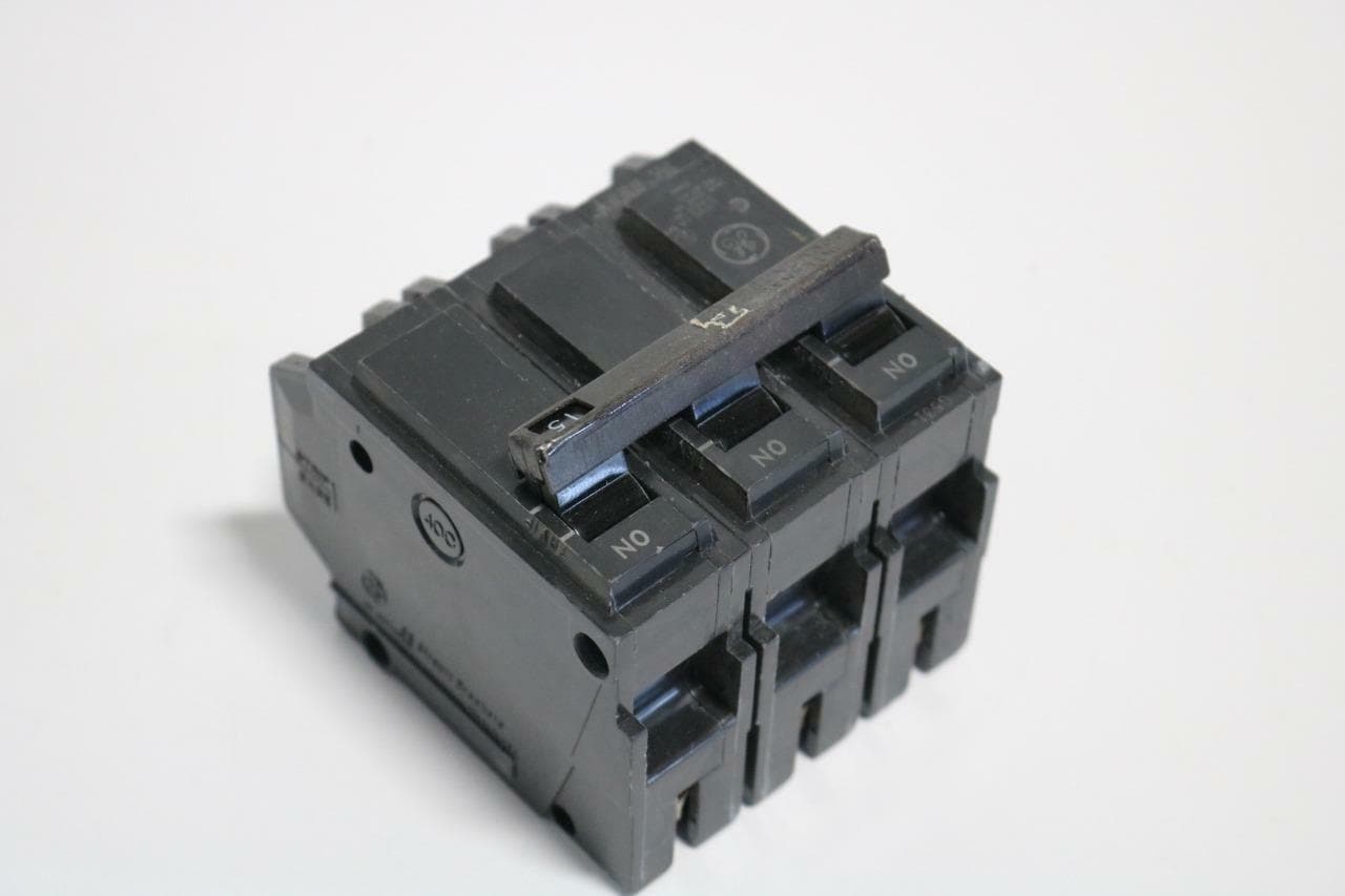 General Electric Type HACR 15 Amp 3 Pole Breaker