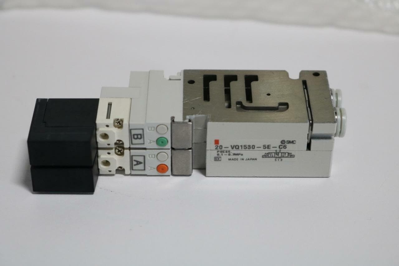 SMC 20-VQ1530-5E-C6 Valve, Double, Flip, Plug-In (DC)