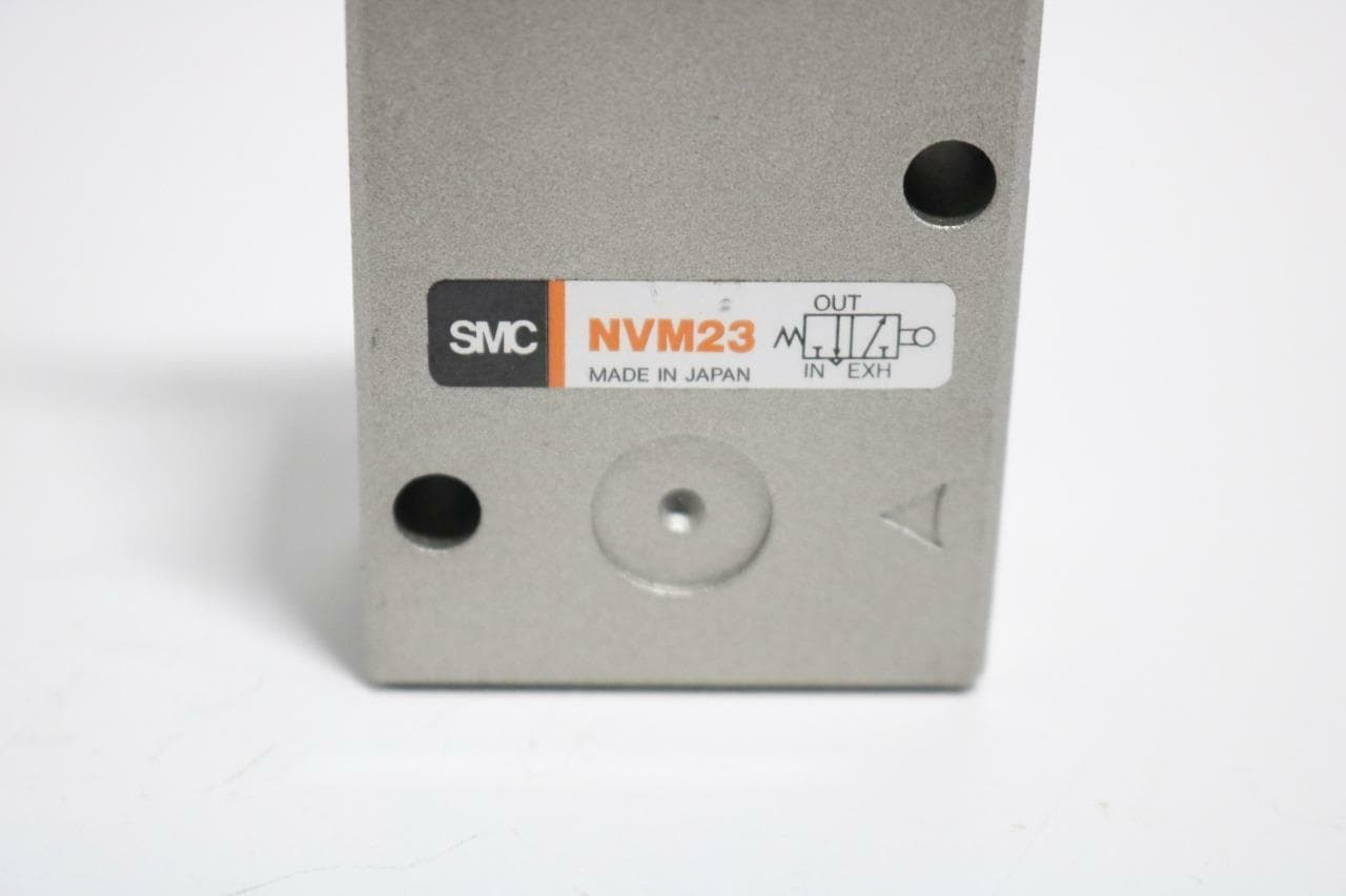 SMC VM230-02-08 Mechanical Valve with Actuators