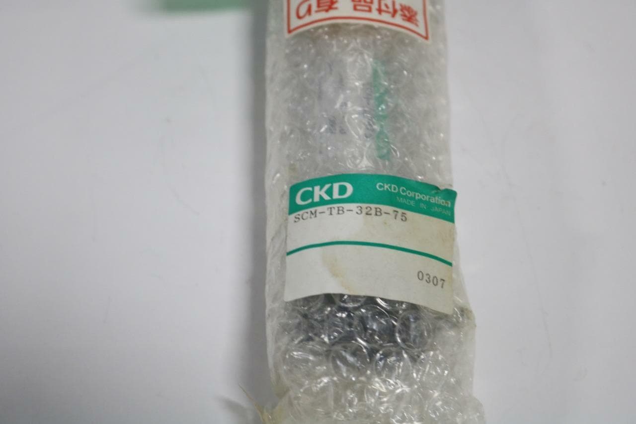 CKD SCM-TB-32B-75 Air Cylinder w/SCM-TA/TB- 32 Hardware
